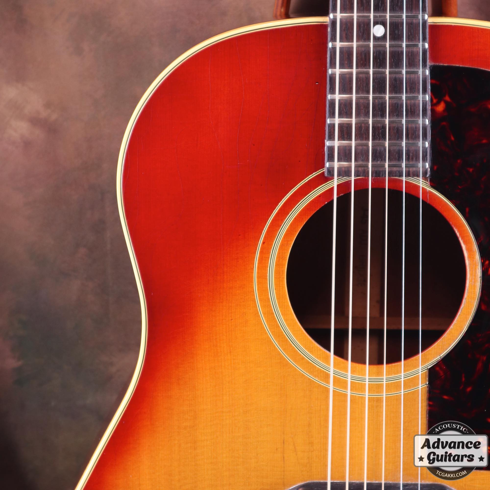 1963年製 J-45 Cherry Sunburst