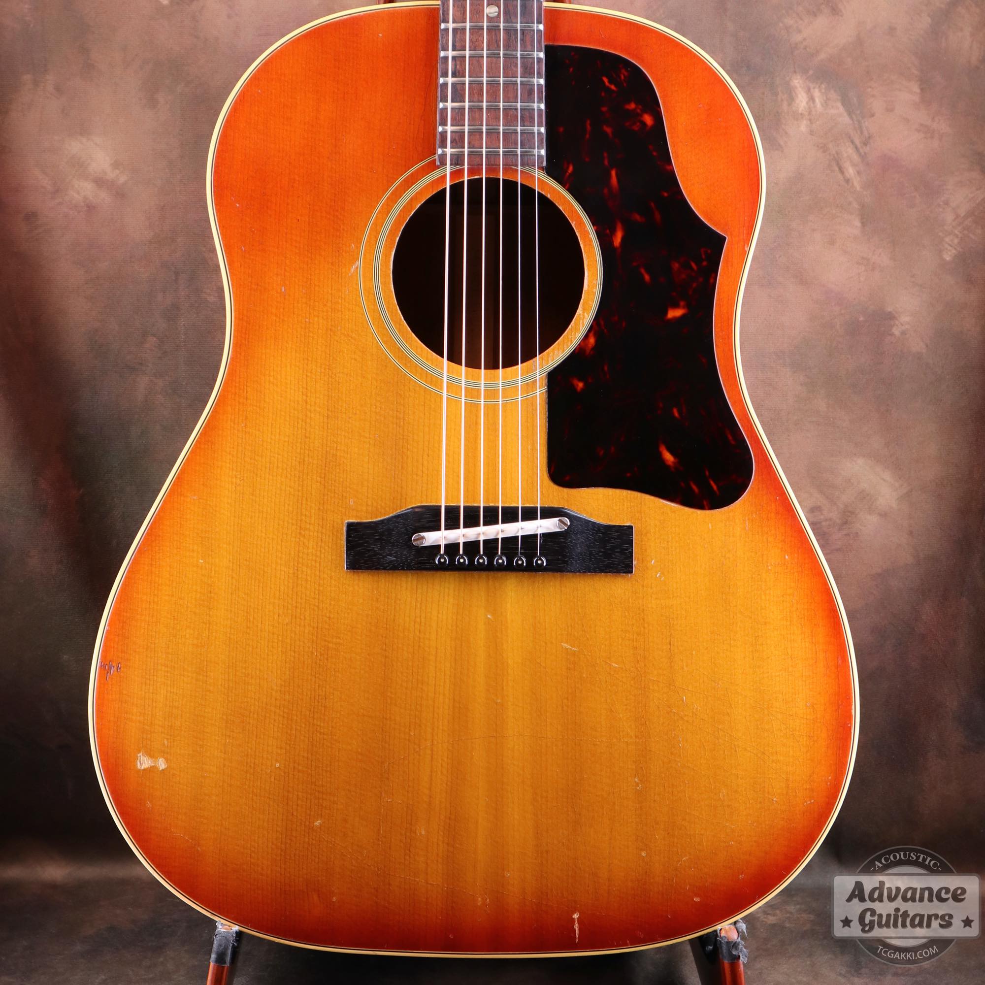 ジャンク、ビンテージギター 1964年製 J-45 Cherry Sunburst