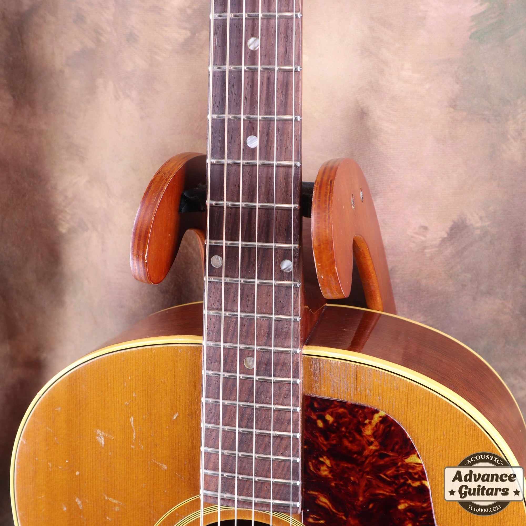 1966年製 J-45 Cherry Sunburst