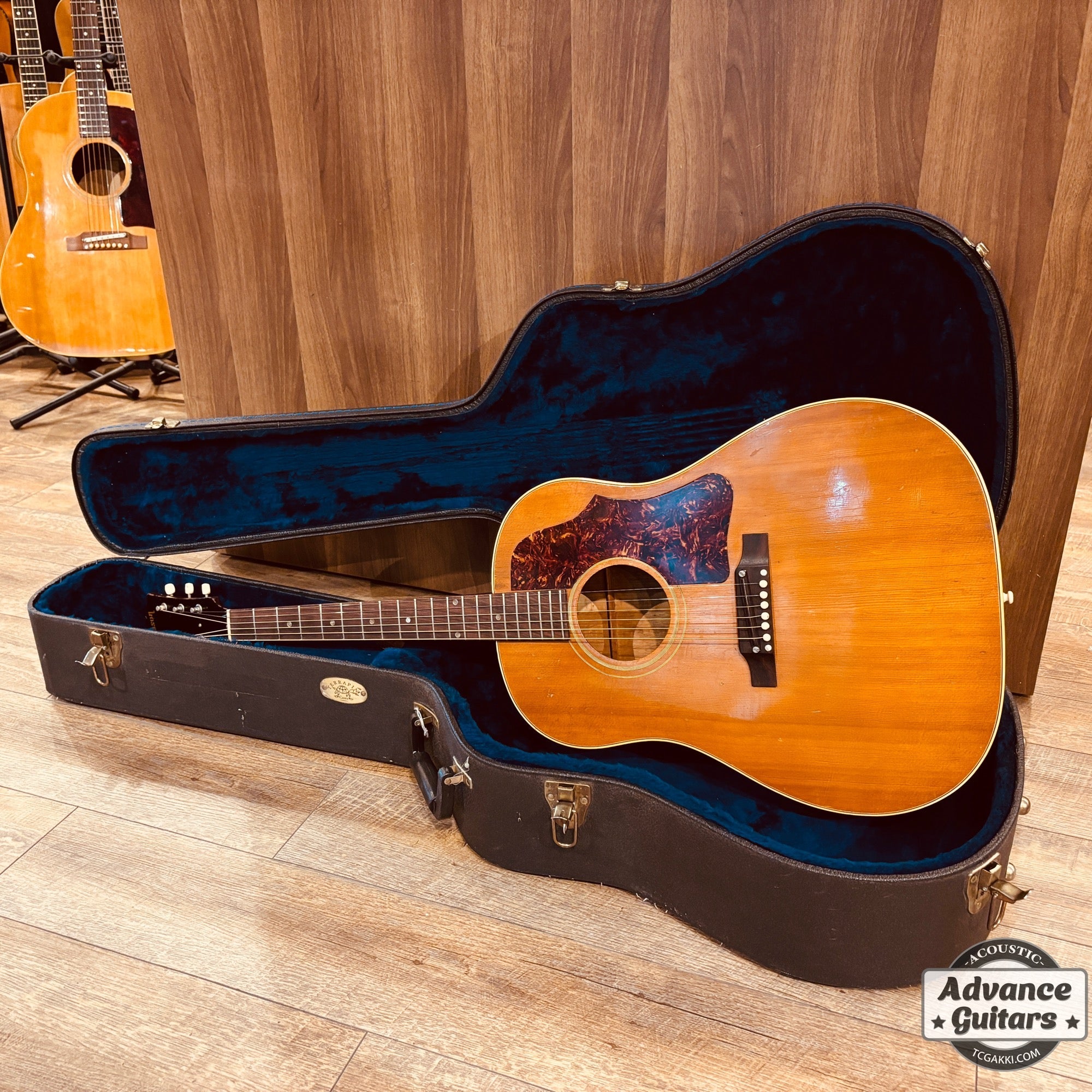 1966年製 J - 45 Cherry Sunburst - TC楽器 - TCGAKKI