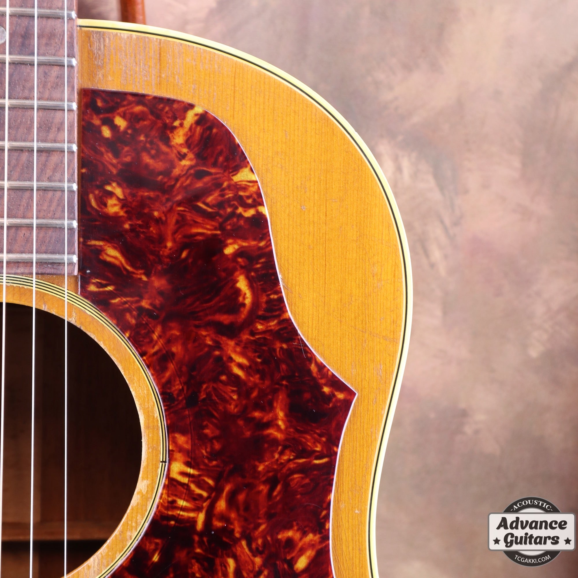 1966年製 J-45 Cherry Sunburst