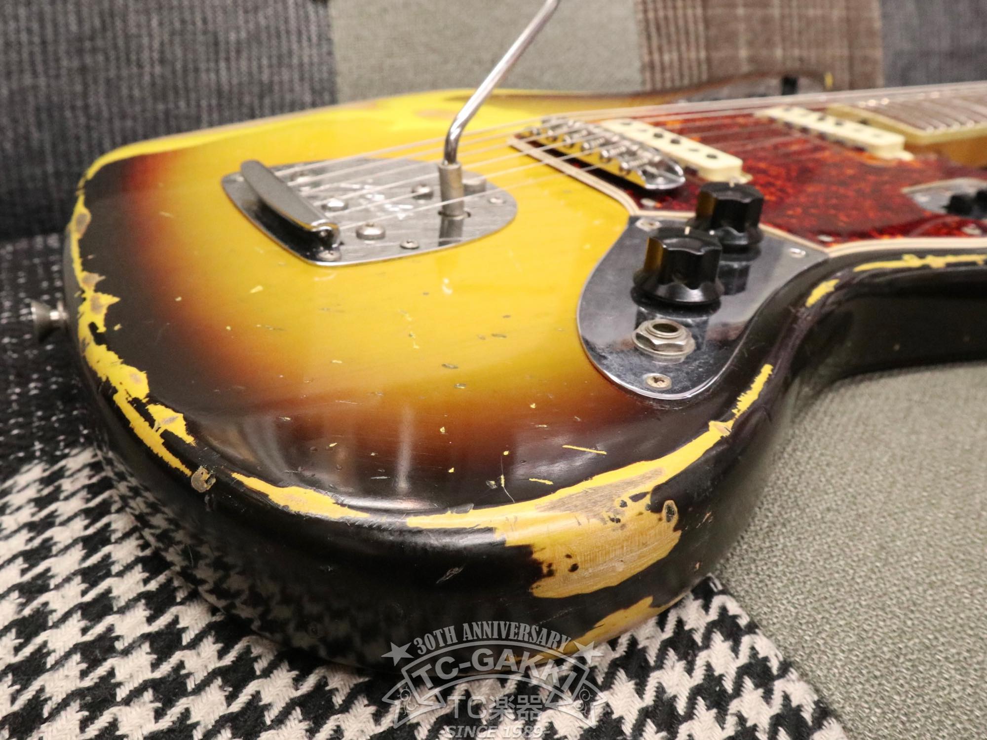 1966 Jaguar 3tone Sunburst - TC楽器 - TCGAKKI