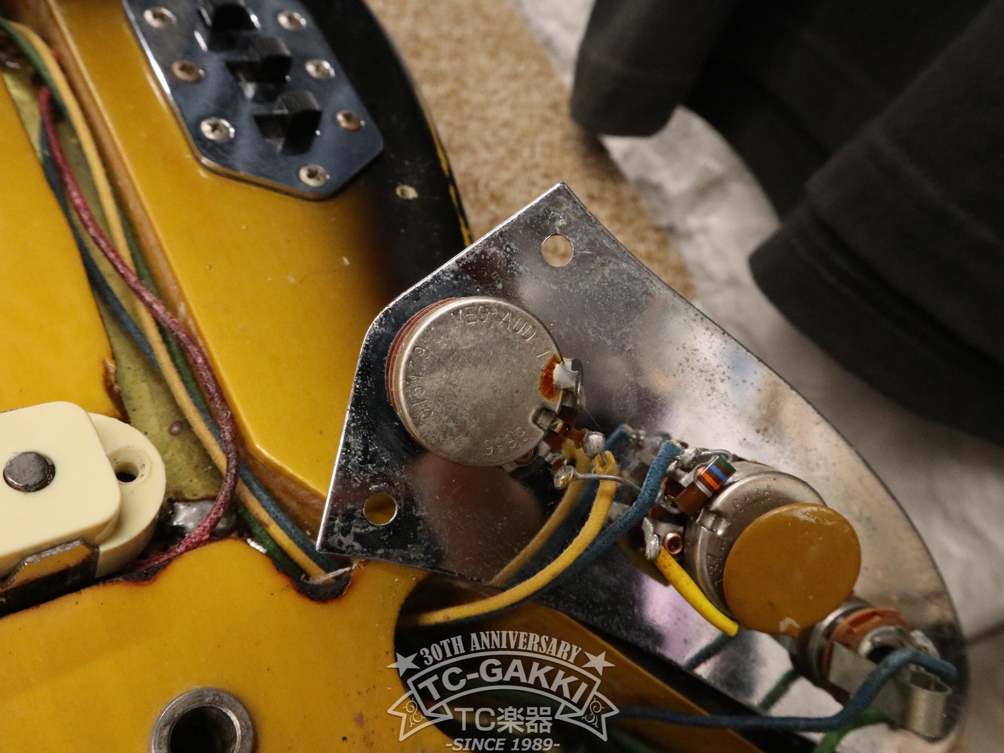 1966 Jaguar 3tone Sunburst - TC楽器 - TCGAKKI