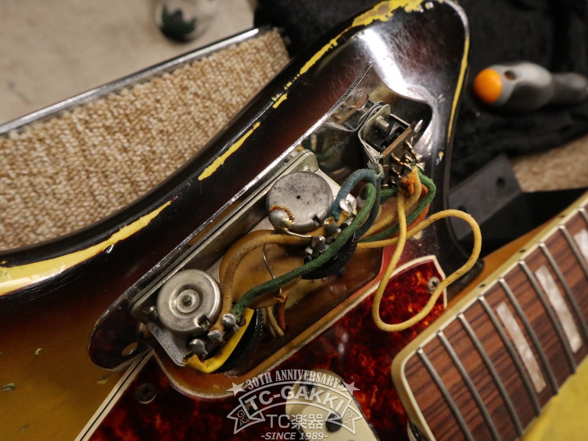 1966 Jaguar 3tone Sunburst - TC楽器 - TCGAKKI