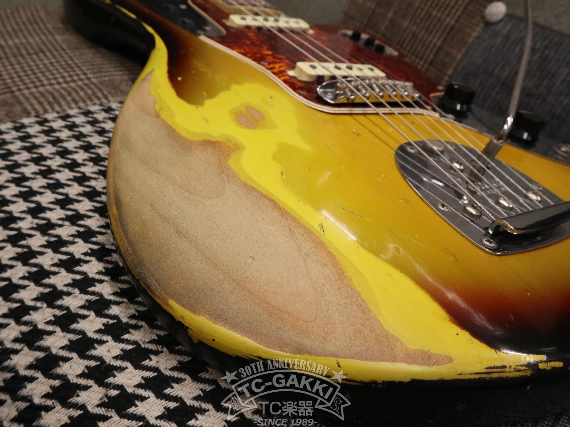 1966 Jaguar 3tone Sunburst - TC楽器 - TCGAKKI