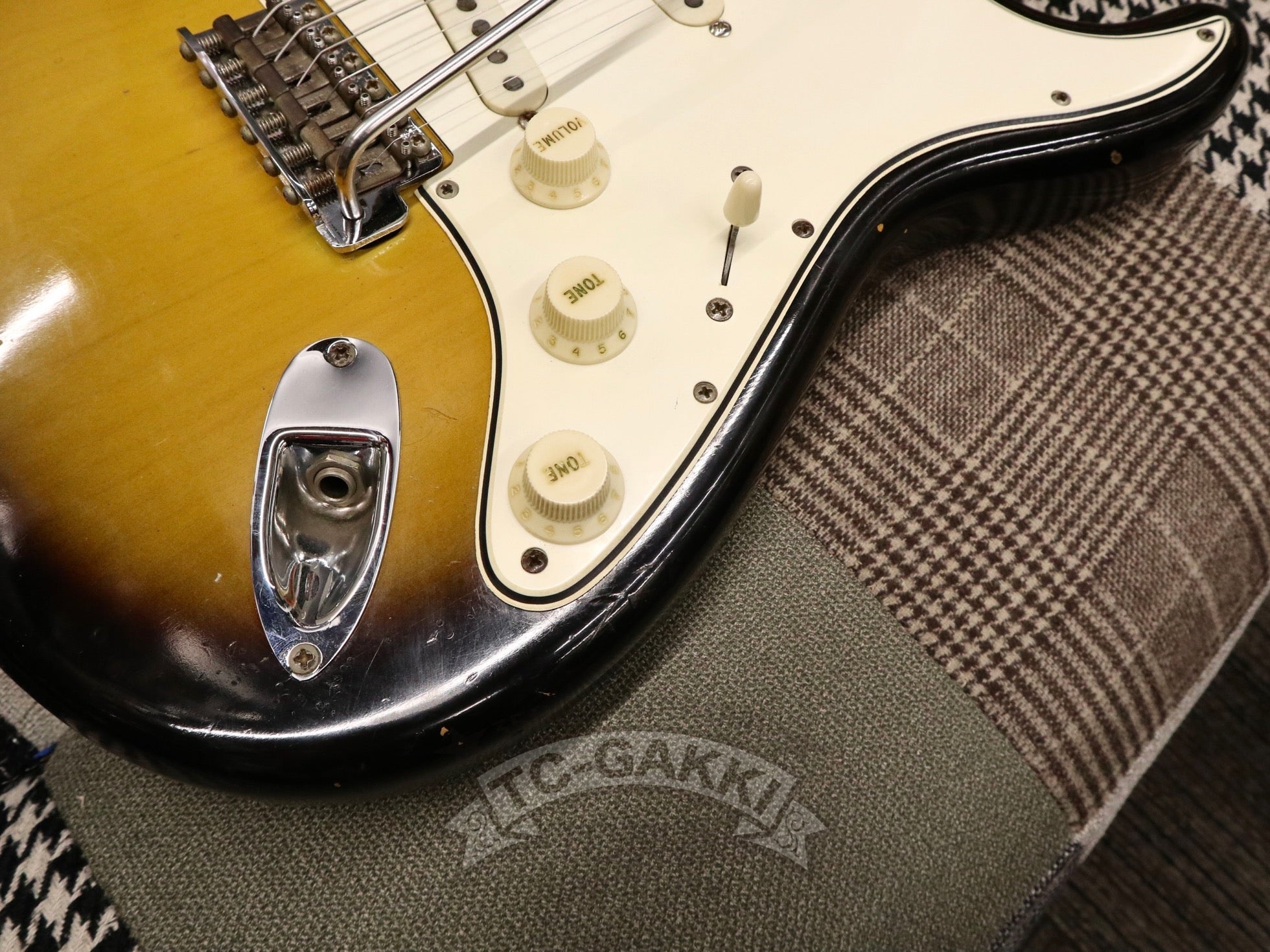 1966 STRATOCASTER Sunburst / Rosewood - TC楽器 - TCGAKKI