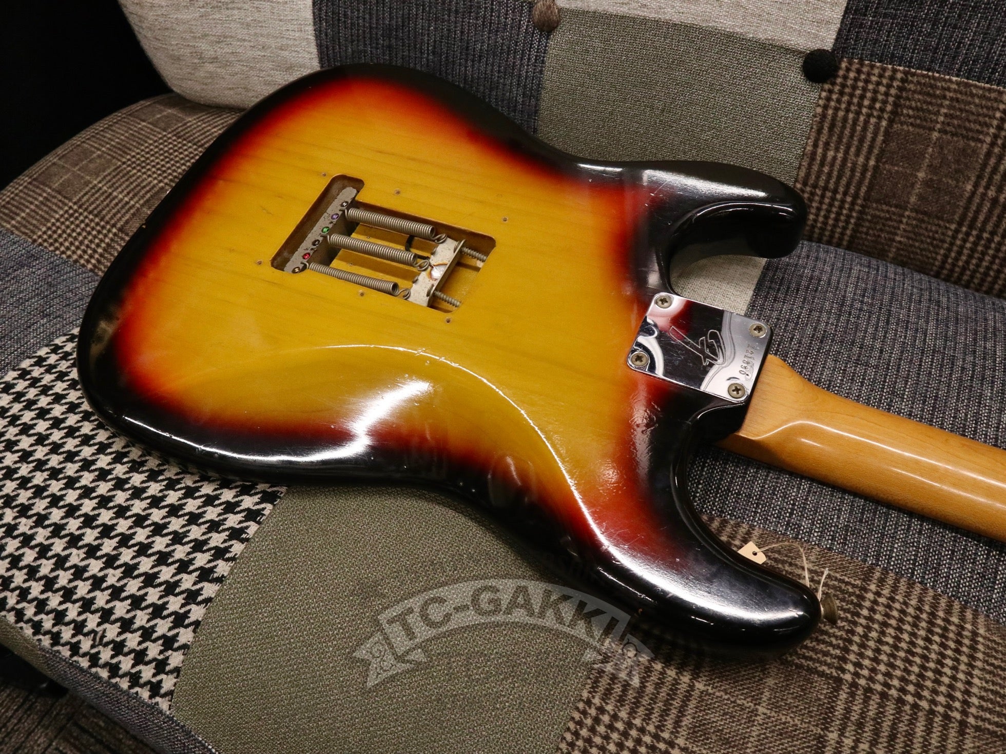 1966 STRATOCASTER Sunburst / Rosewood - TC楽器 - TCGAKKI