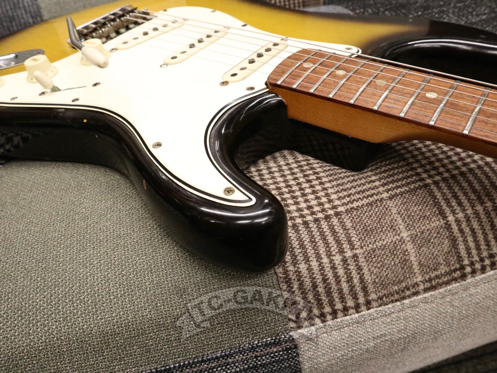 1966 STRATOCASTER Sunburst / Rosewood - TC楽器 - TCGAKKI