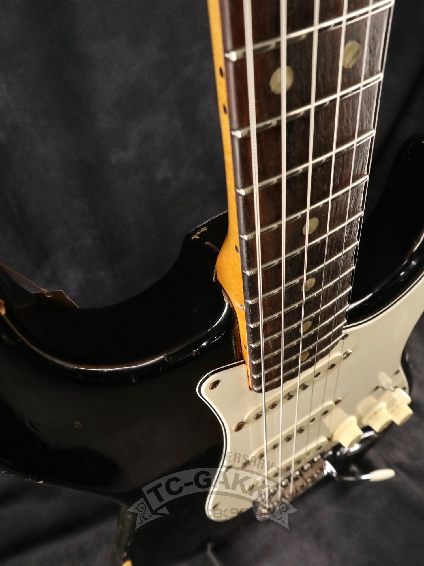 1969 STRATOCASTER Black/Rose - TC楽器 - TCGAKKI