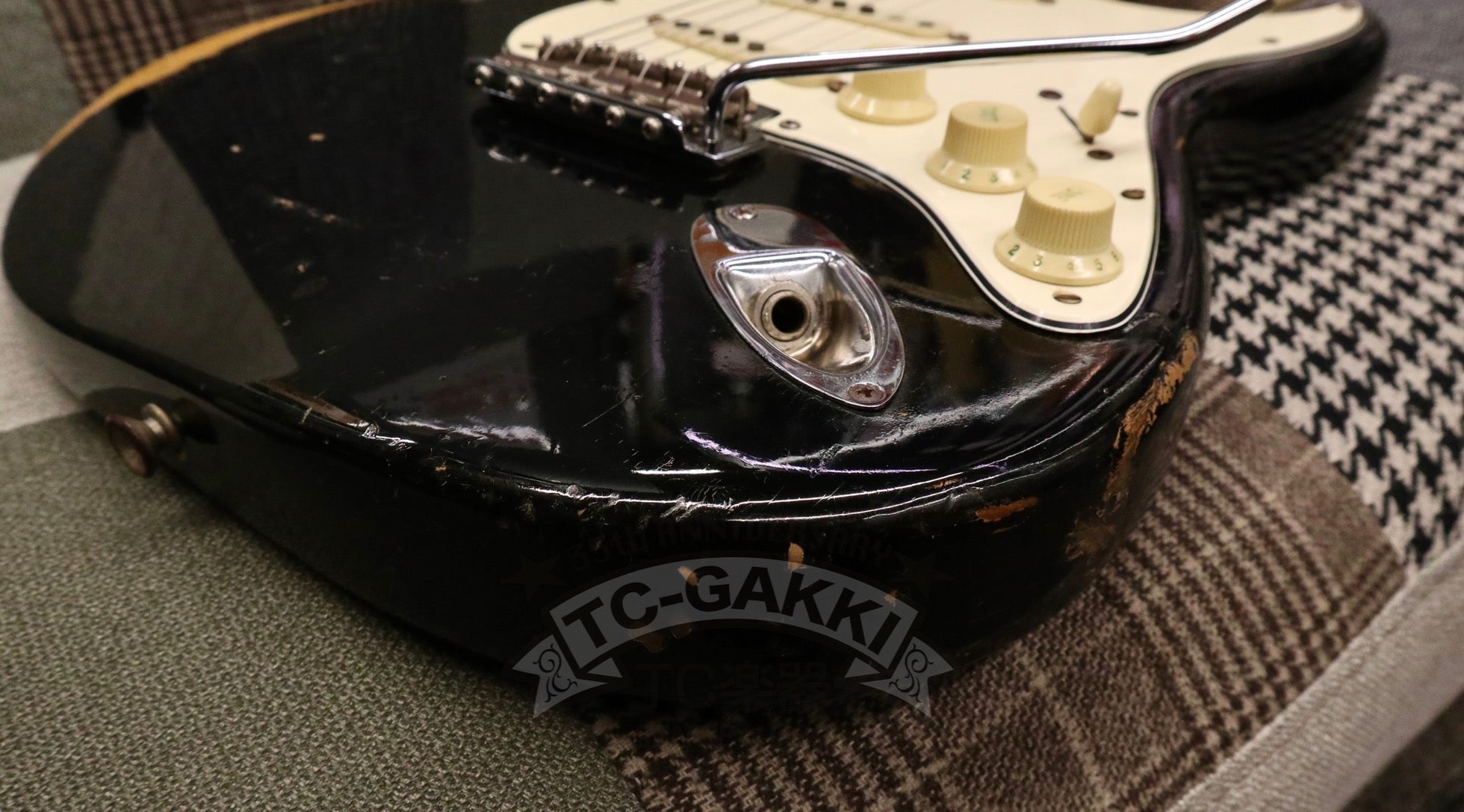 1969 STRATOCASTER Black/Rose - TC楽器 - TCGAKKI