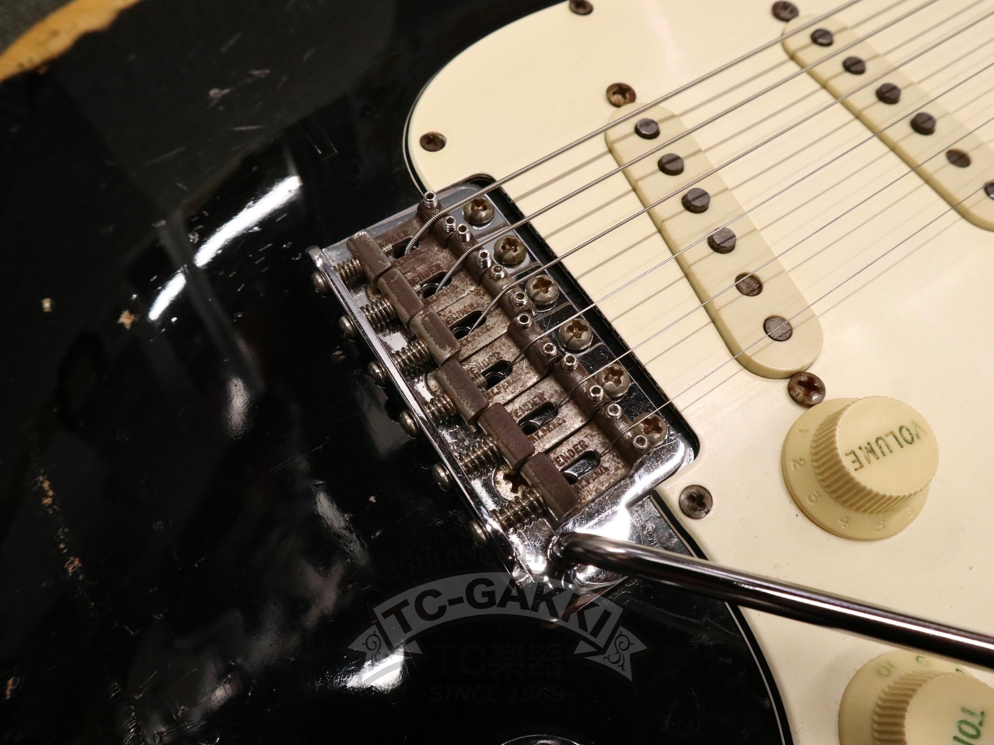 1969 STRATOCASTER Black/Rose - TC楽器 - TCGAKKI