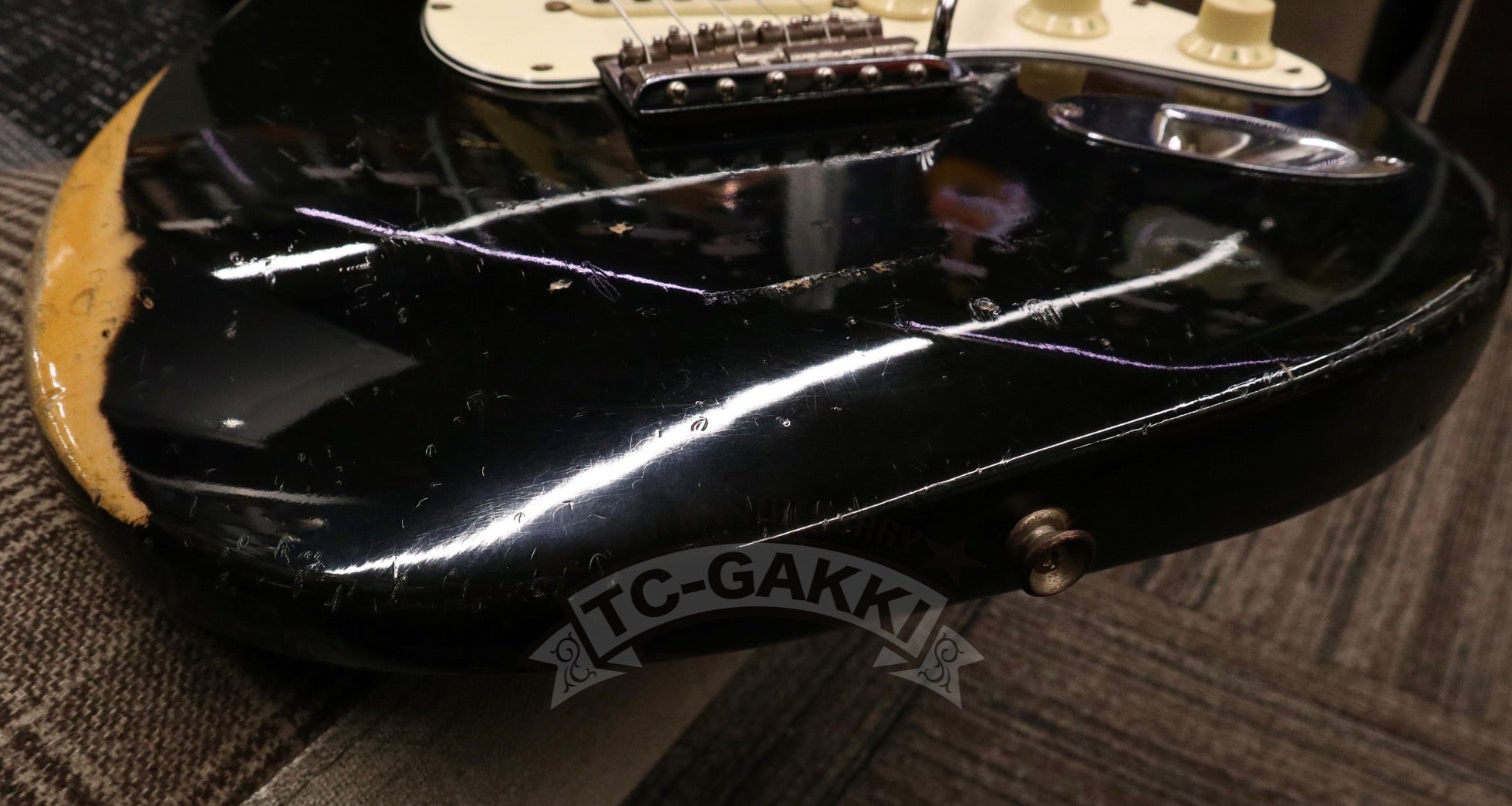 1969 STRATOCASTER Black/Rose - TC楽器 - TCGAKKI