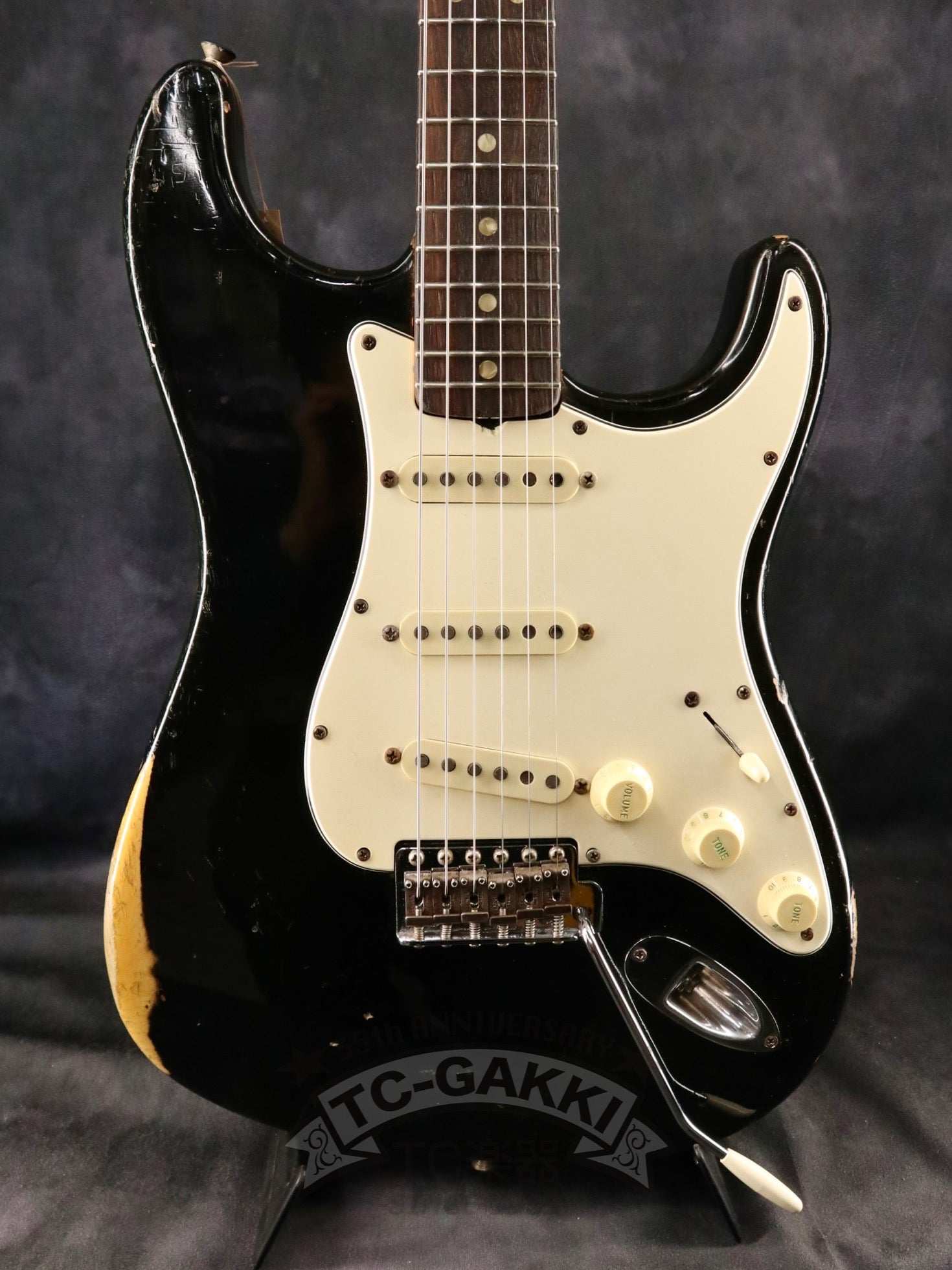 1969 STRATOCASTER Black/Rose - TC楽器 - TCGAKKI