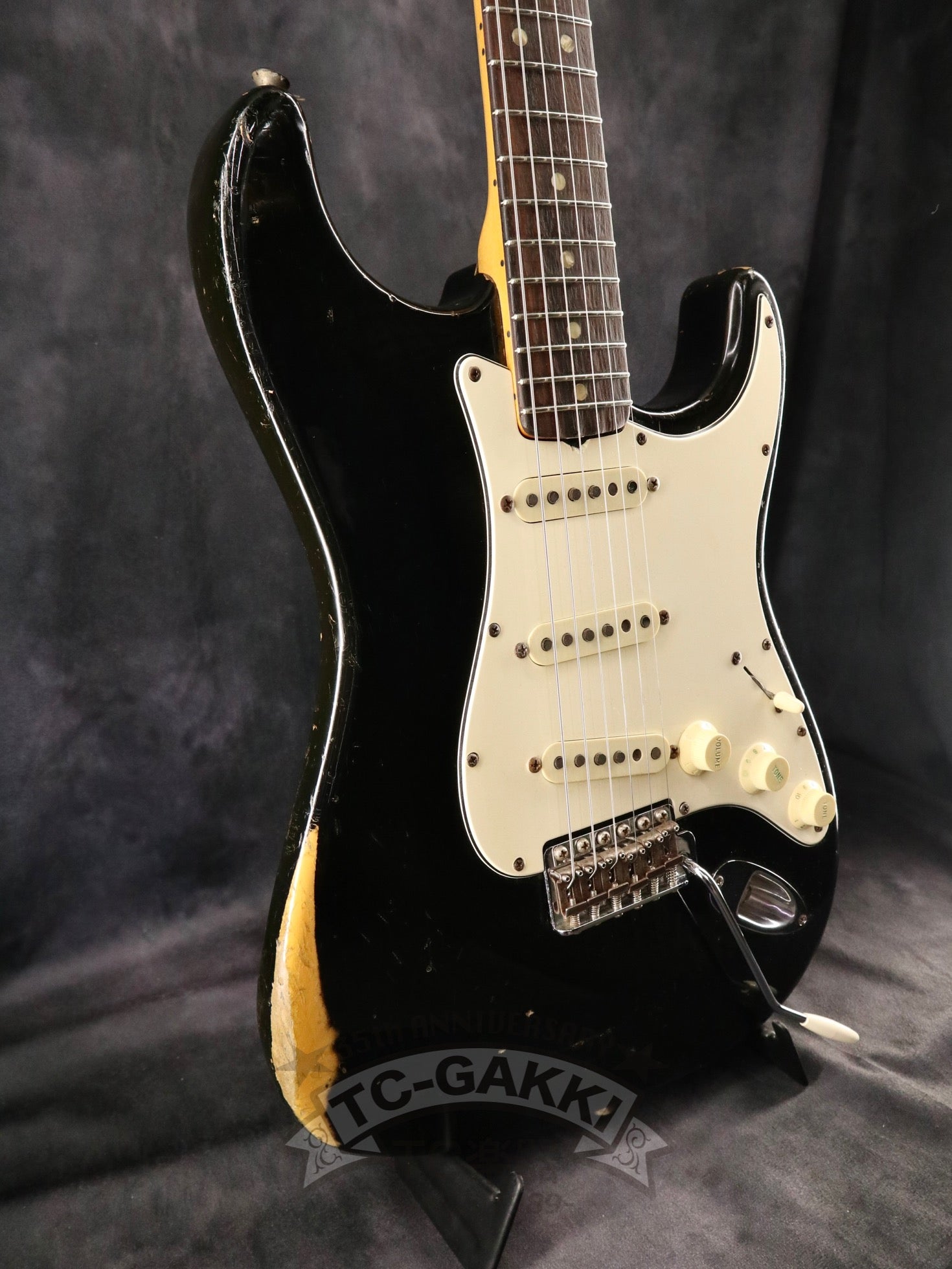 1969 STRATOCASTER Black/Rose - TC楽器 - TCGAKKI