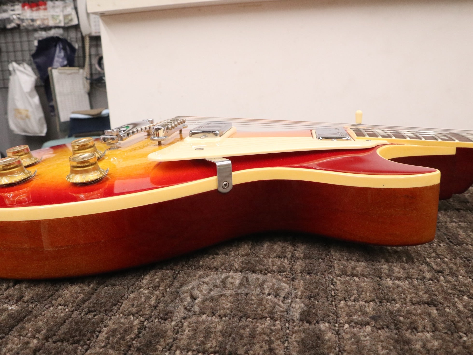 1975 Les Paul Deluxe Cherry Sunburst - TC楽器 - TCGAKKI