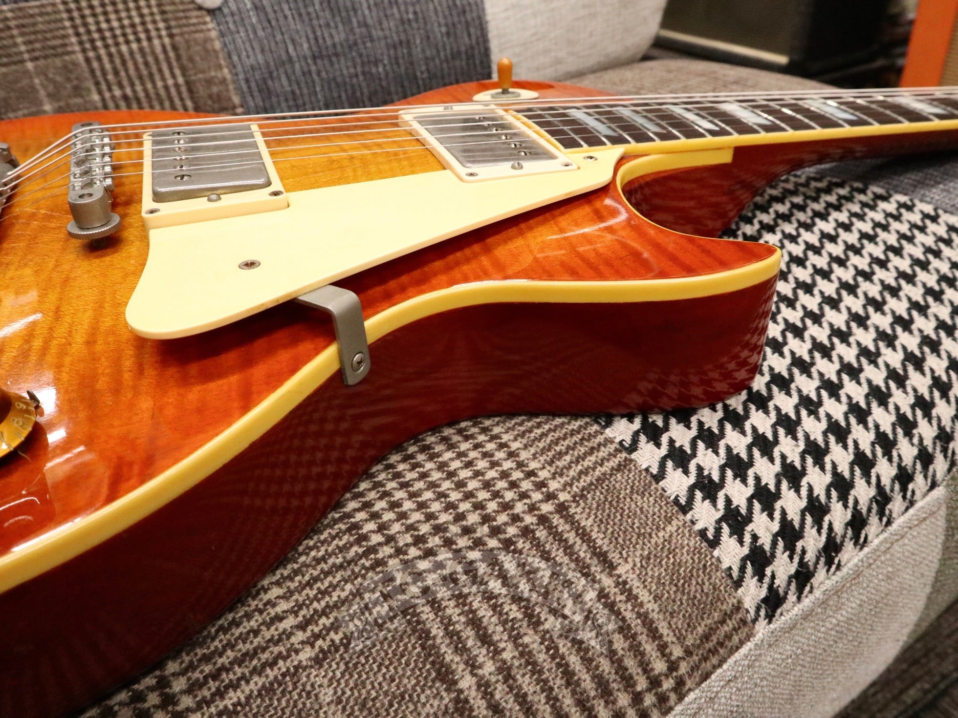 1980 EGF1200 Sunburst Lady - TC楽器 - TCGAKKI