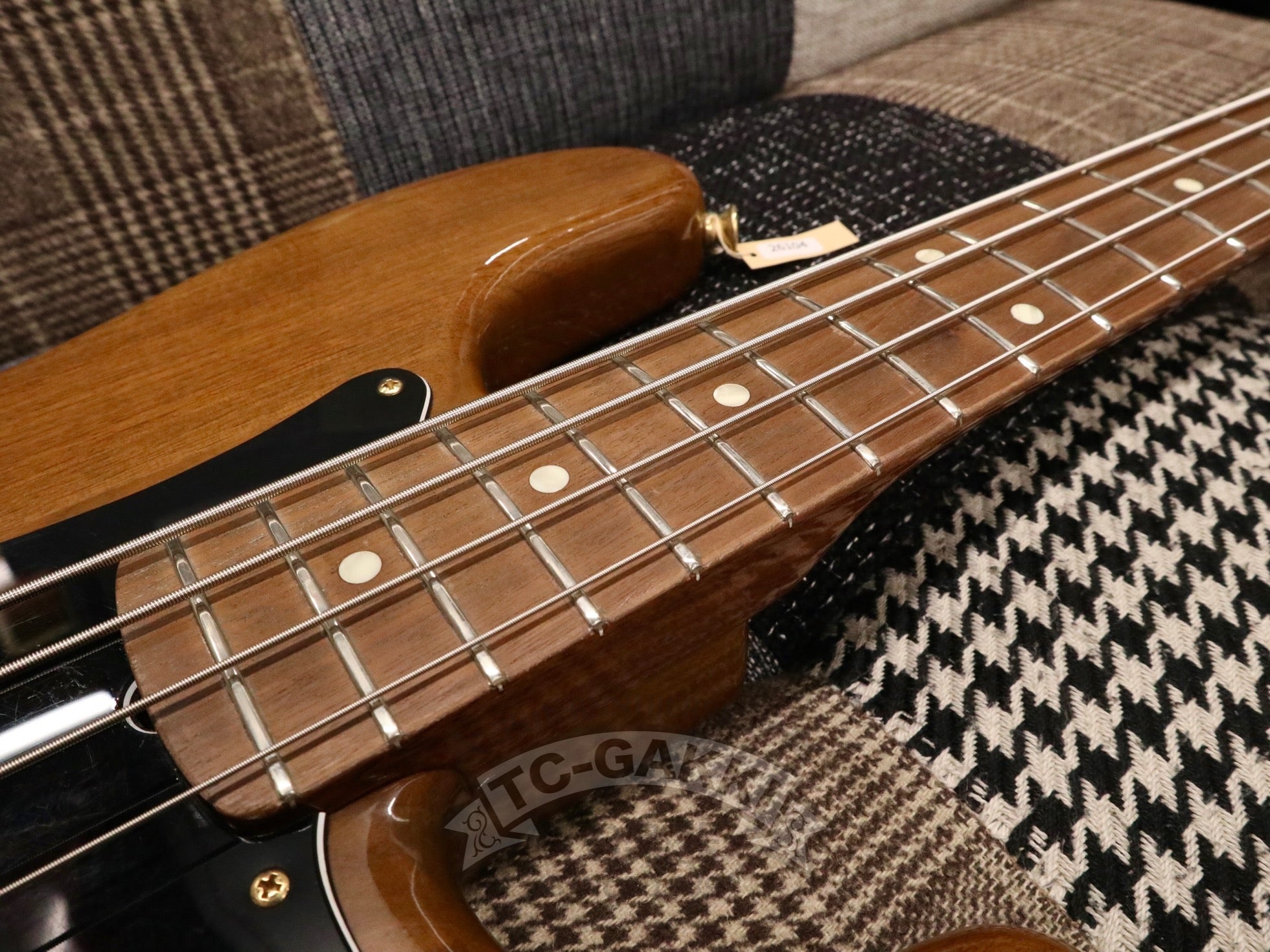 1980s Walnut Precision Special Bass - TC楽器 - TCGAKKI