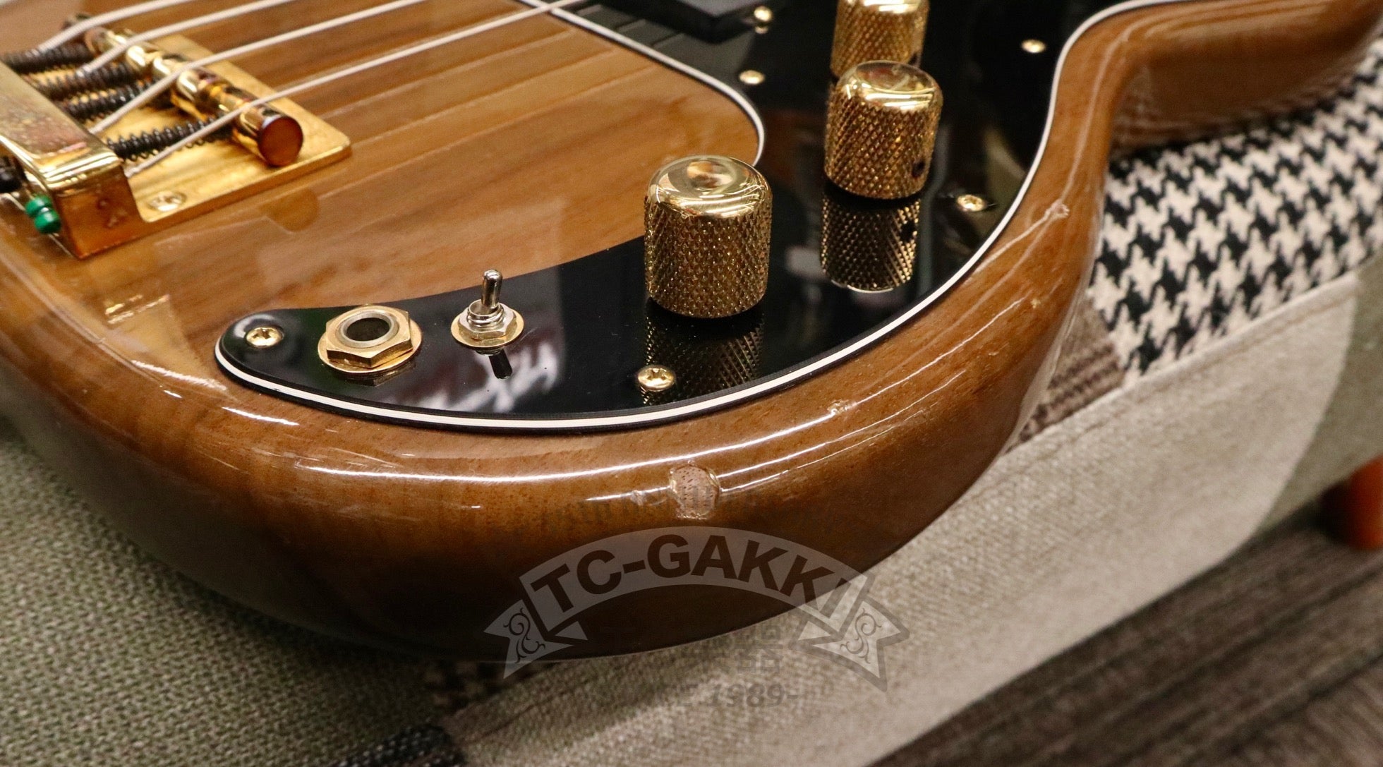 1980s Walnut Precision Special Bass - TC楽器 - TCGAKKI