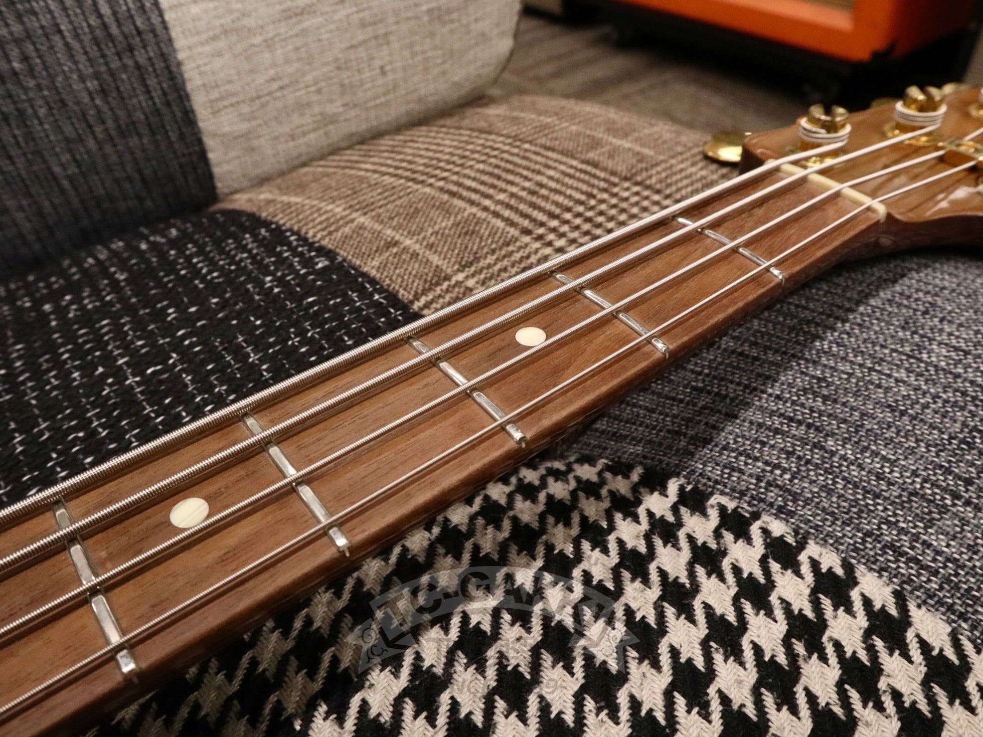 1980s Walnut Precision Special Bass - TC楽器 - TCGAKKI