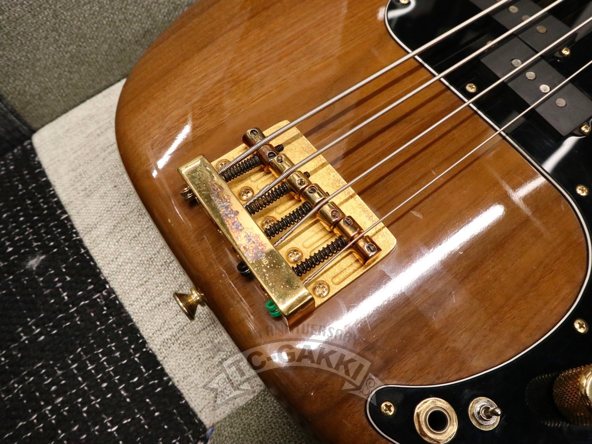 1980s Walnut Precision Special Bass - TC楽器 - TCGAKKI