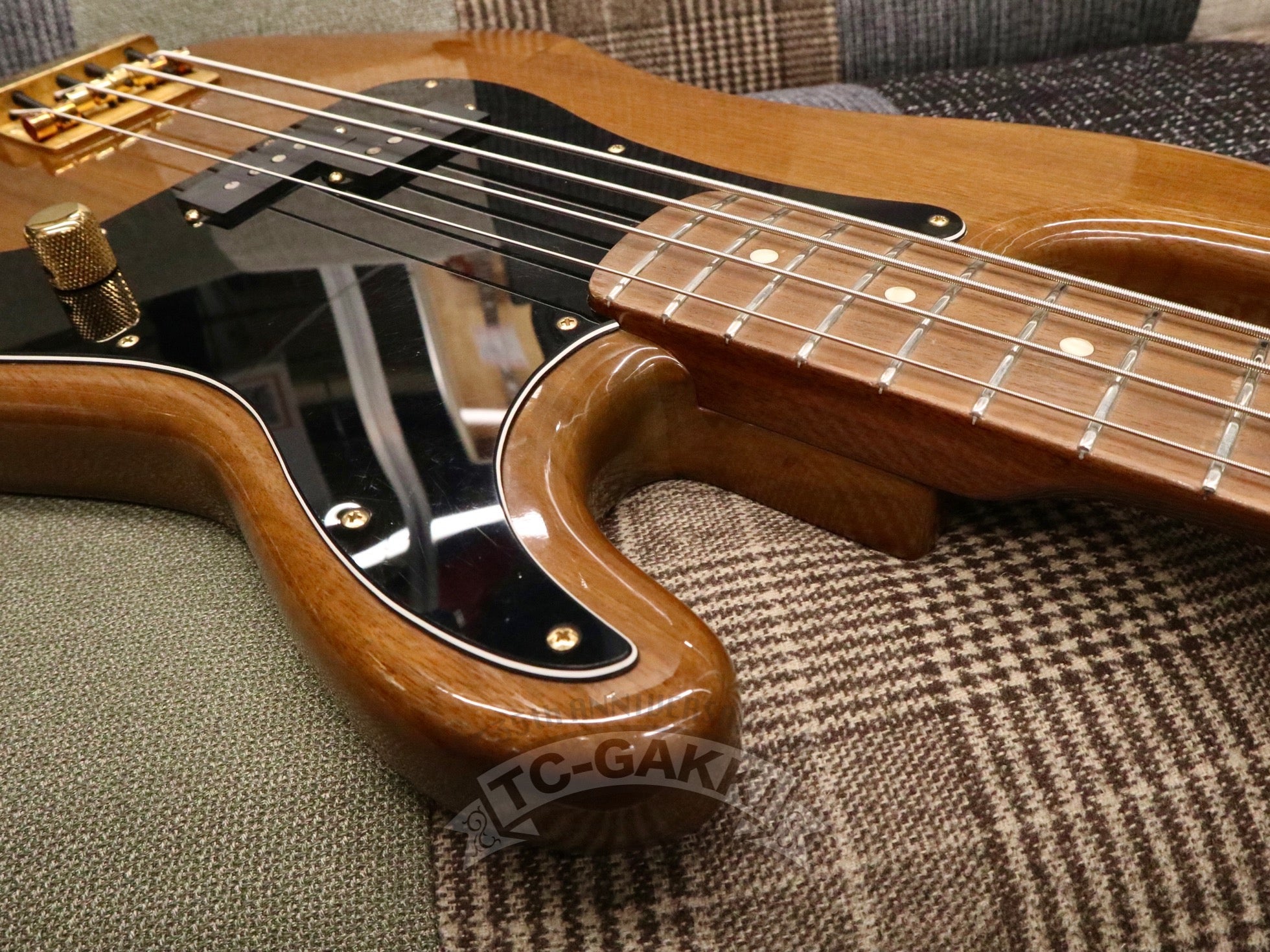 1980s Walnut Precision Special Bass - TC楽器 - TCGAKKI