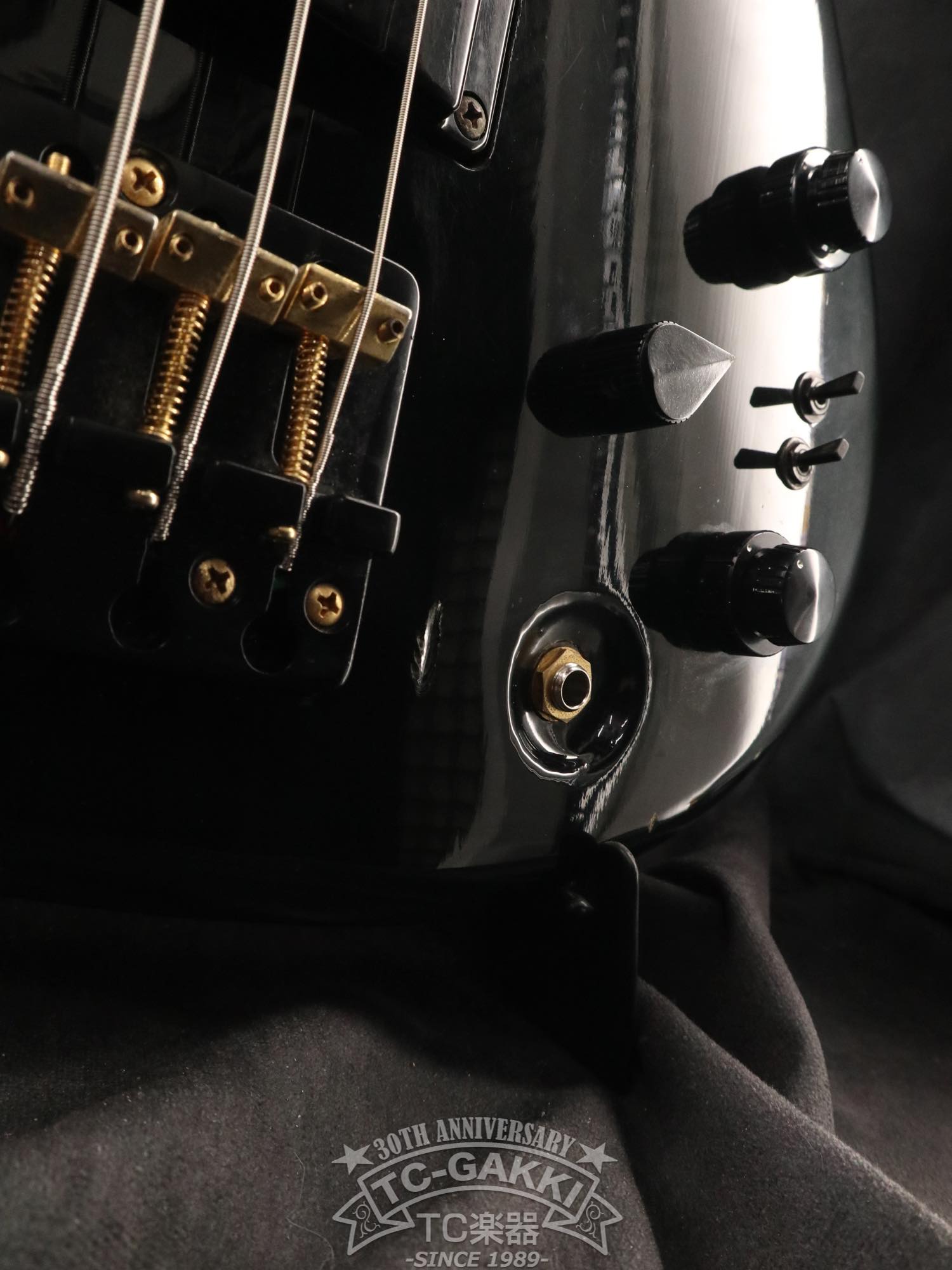 1982 SB - Black'n'Gold II - TC楽器 - TCGAKKI