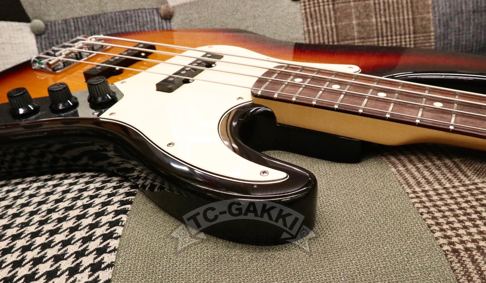 1990 American Standard Jazz Bass “Long Horn” - TC楽器 - TCGAKKI