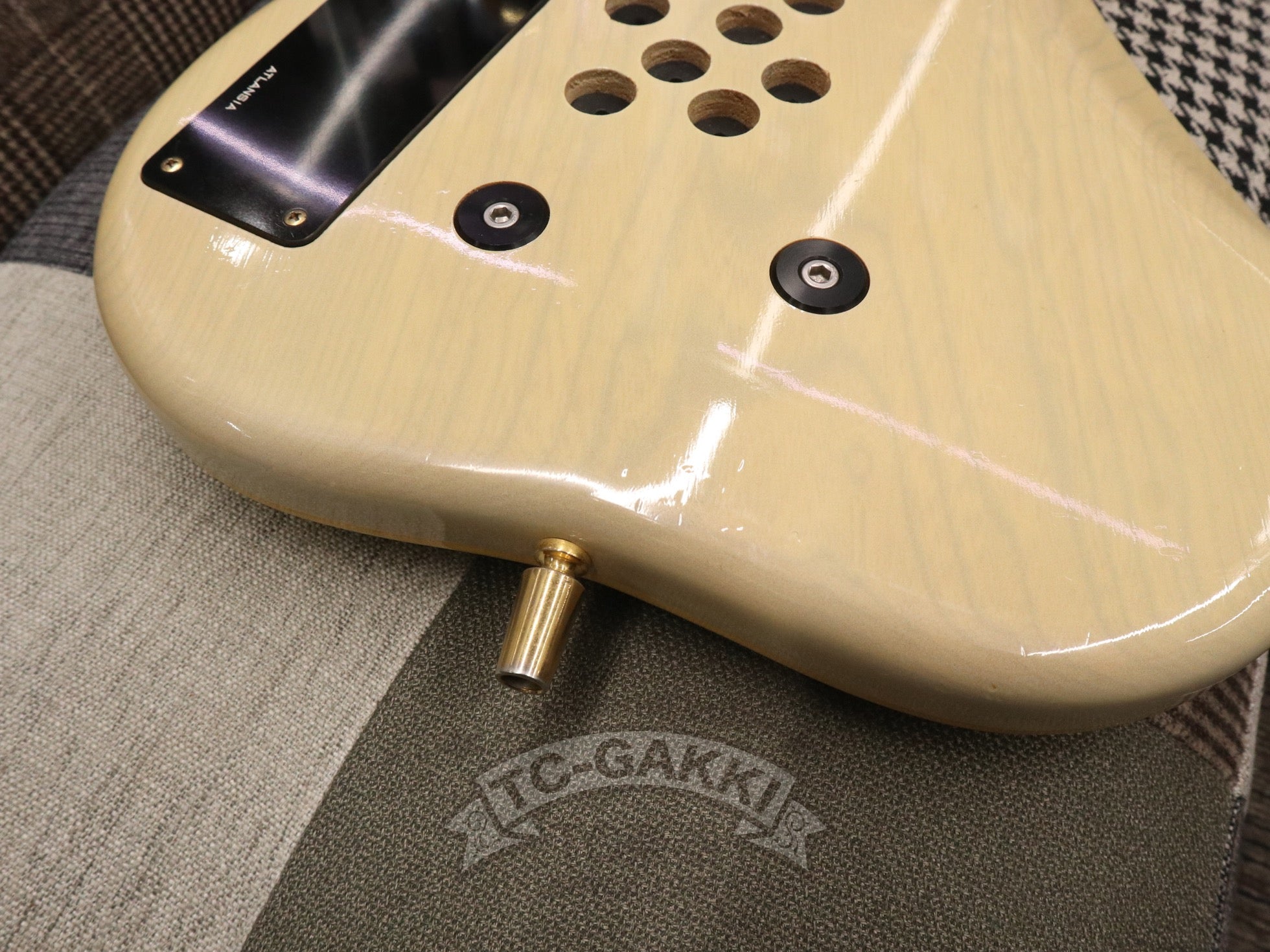 1991 GARLAND BASS 4st - TC楽器 - TCGAKKI