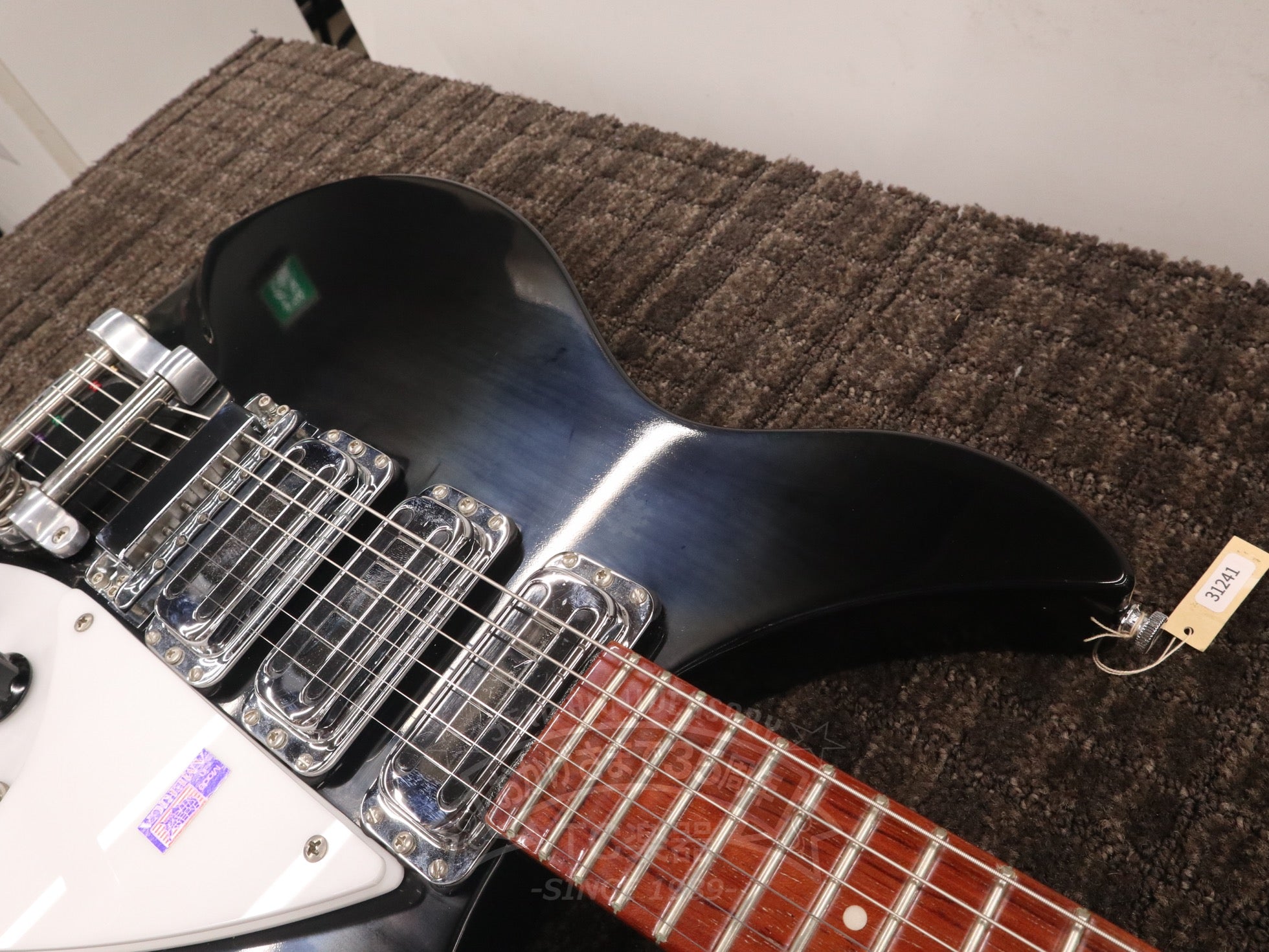 2001 325V63 with Bigsby Jet Glo - TC楽器 - TCGAKKI