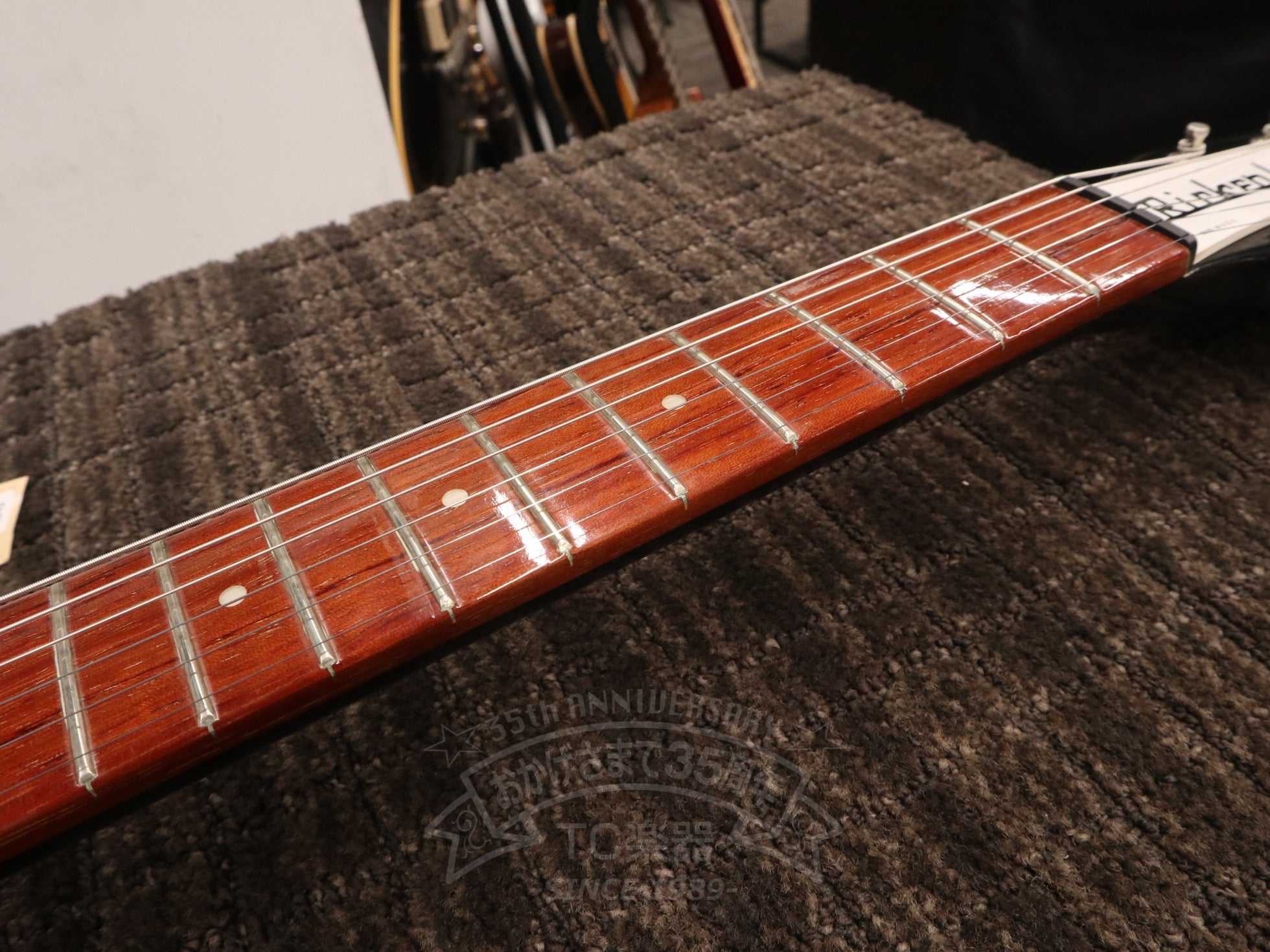 2001 325V63 with Bigsby Jet Glo - TC楽器 - TCGAKKI