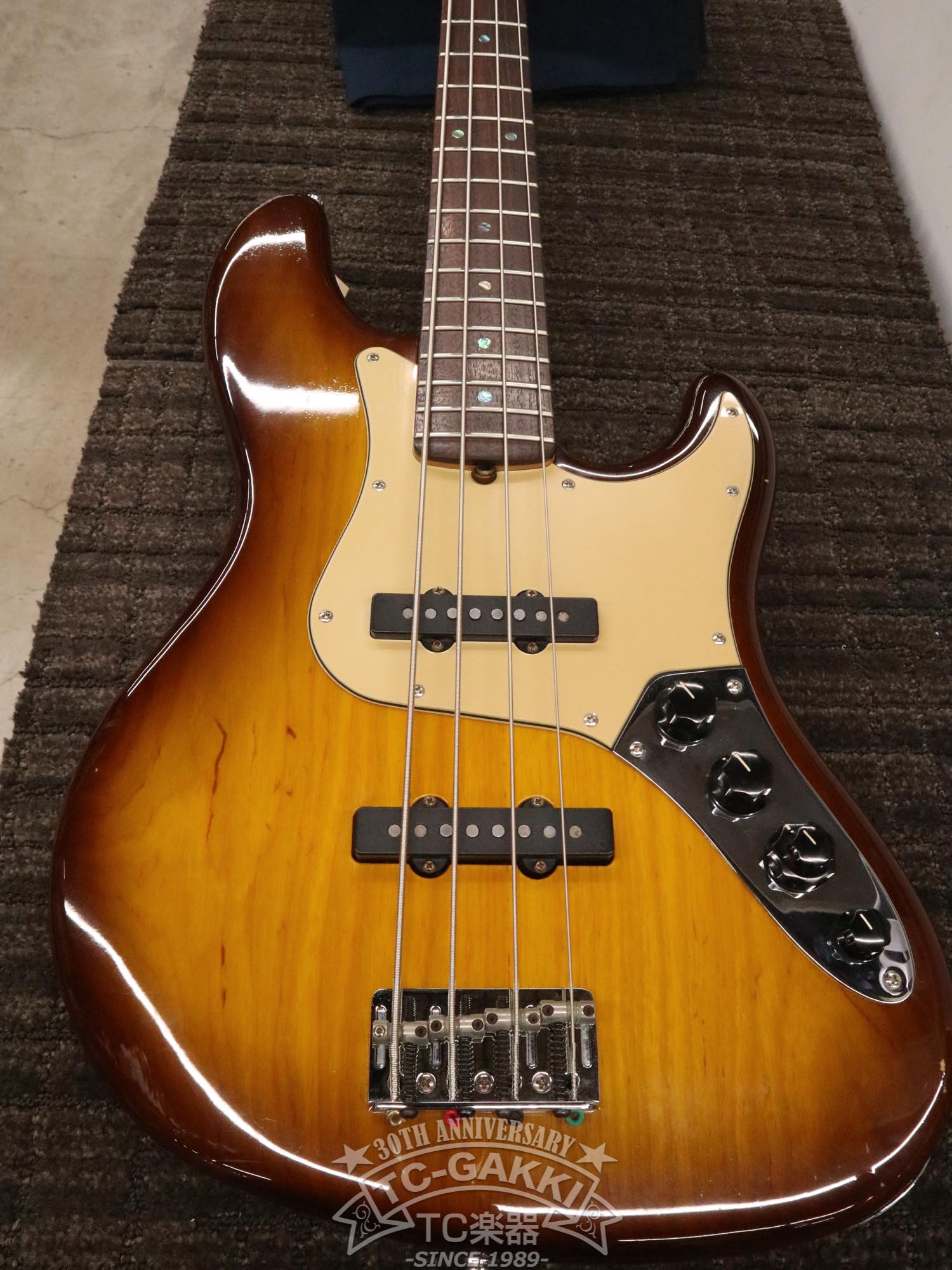 2004 American Deluxe Jazz Bass