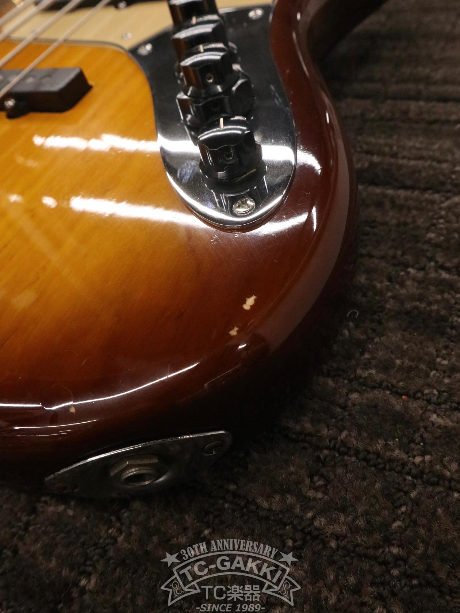 2004 American Deluxe Jazz Bass - TC楽器 - TCGAKKI