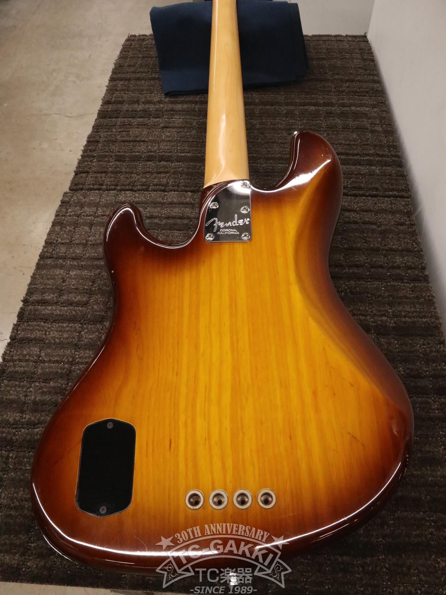 2004 American Deluxe Jazz Bass - TC楽器 - TCGAKKI