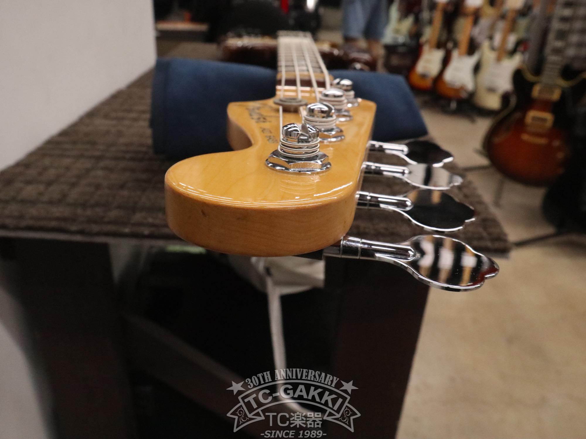 2004 American Deluxe Jazz Bass - TC楽器 - TCGAKKI