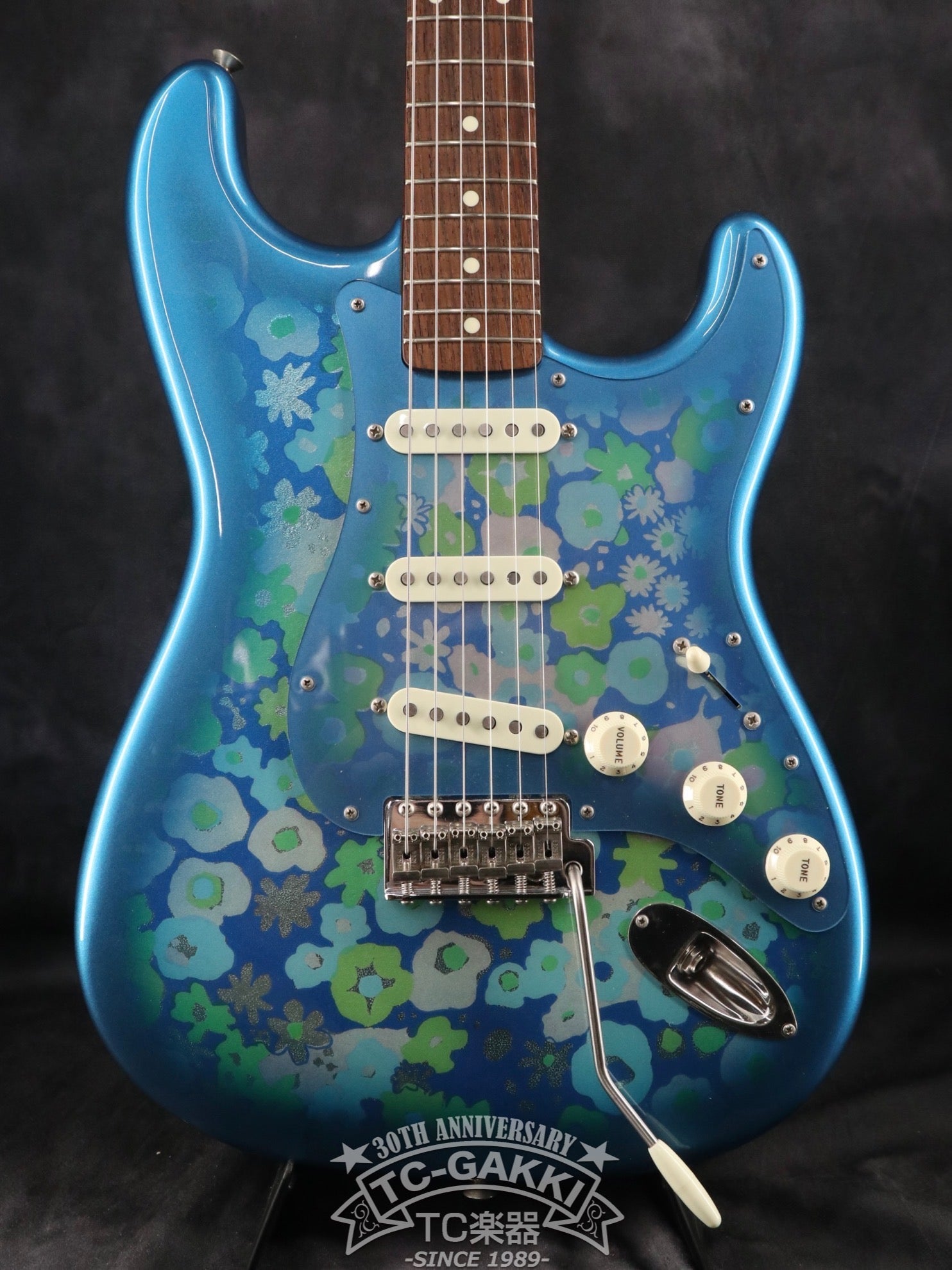 2017 MIJ Traditional 60s Stratocaster Blue Flower - TC楽器 - TCGAKKI