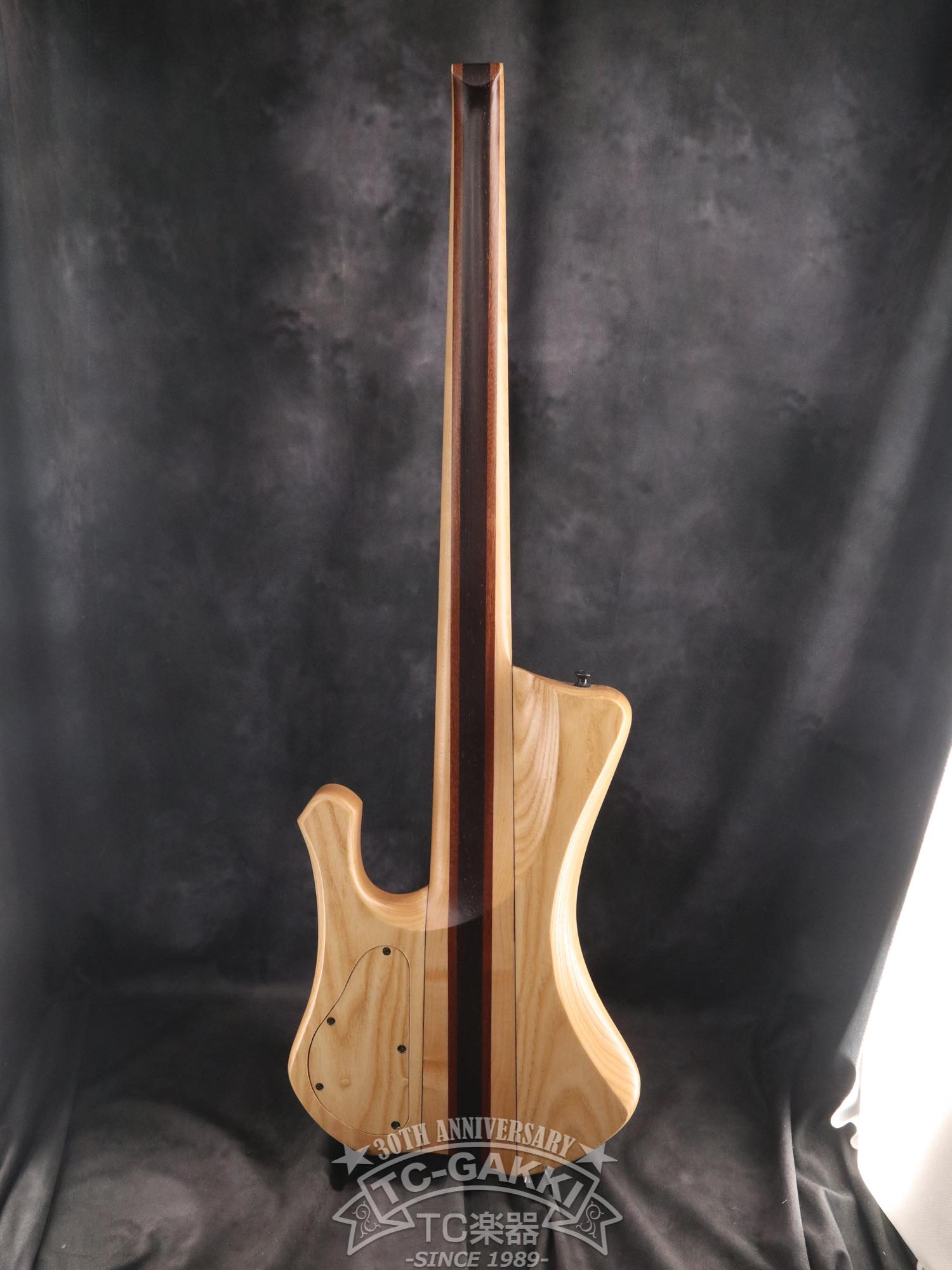 2024 Extreman headless natural quilted 5 - TC楽器 - TCGAKKI