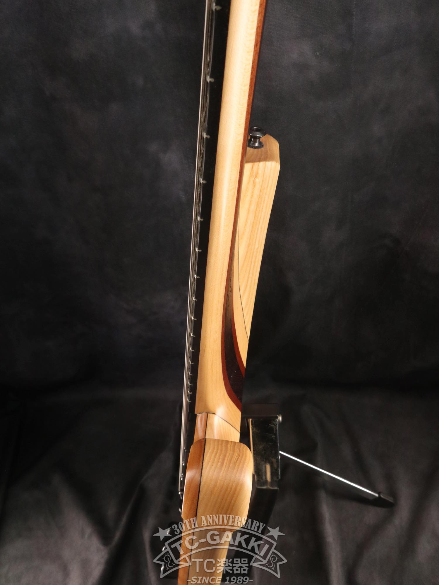 2024 Extreman headless natural quilted 5 - TC楽器 - TCGAKKI