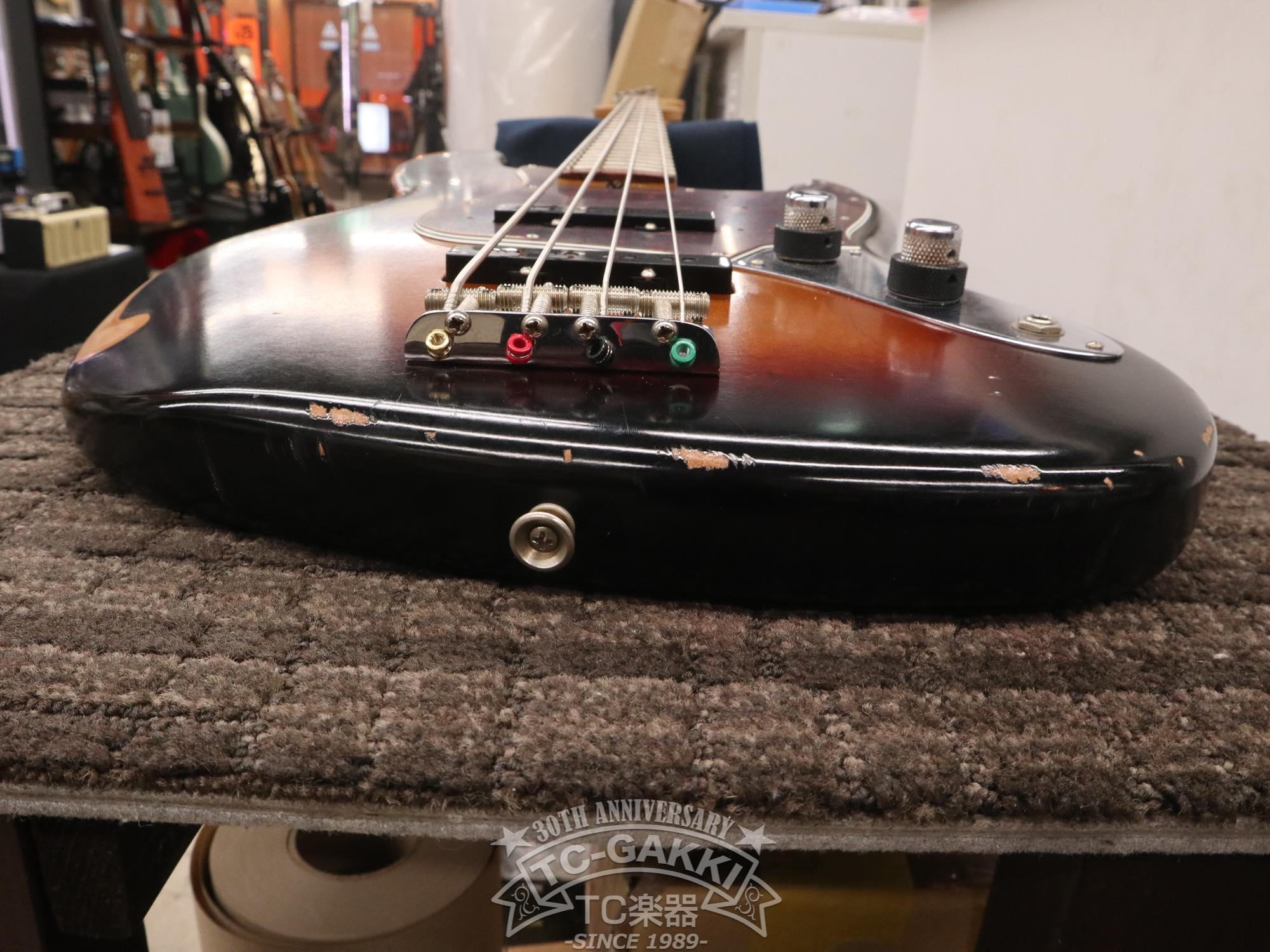 60th Anniversary Road Worn Jazz Bass - TC楽器 - TCGAKKI