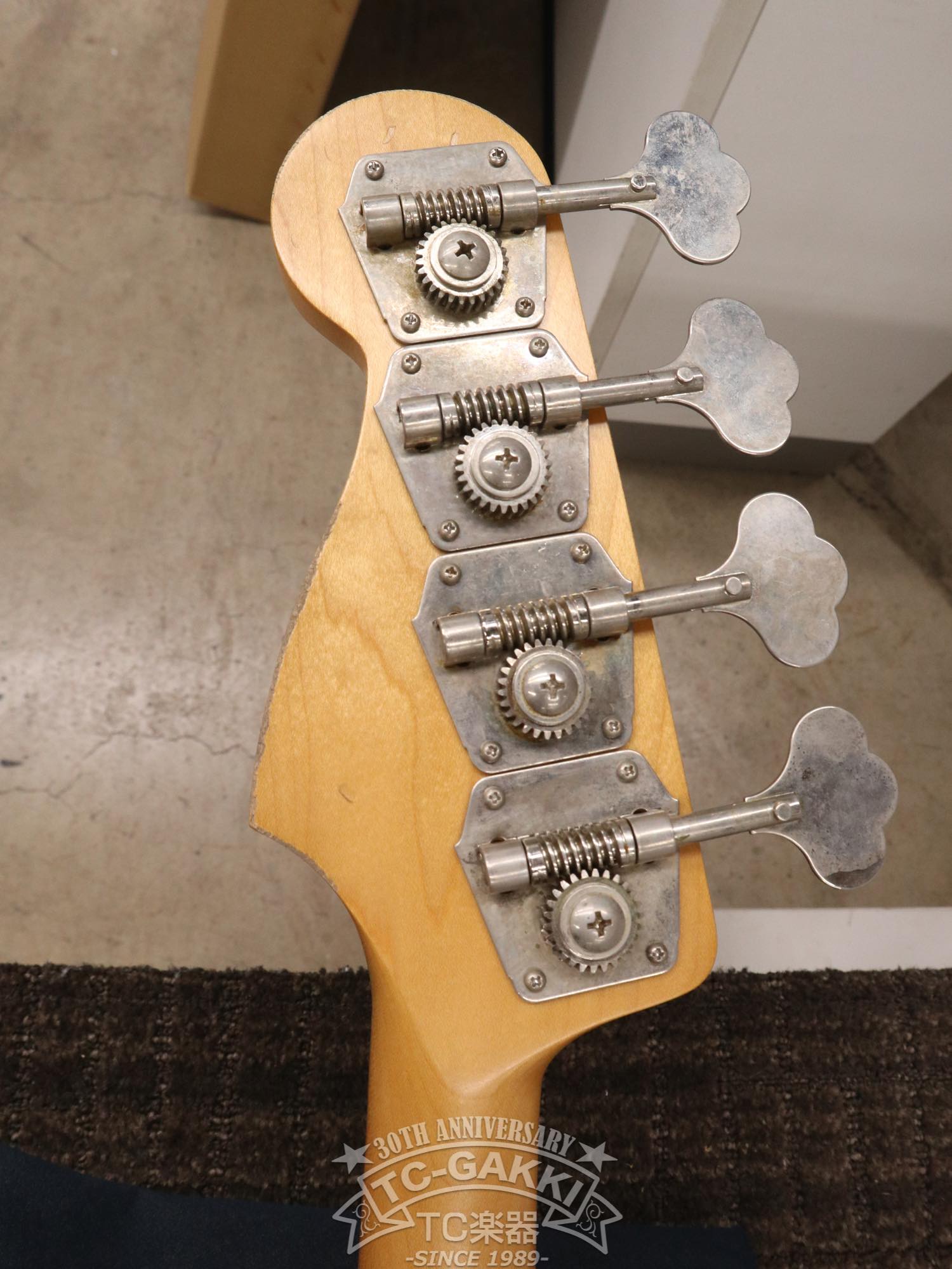 60th Anniversary Road Worn Jazz Bass - TC楽器 - TCGAKKI