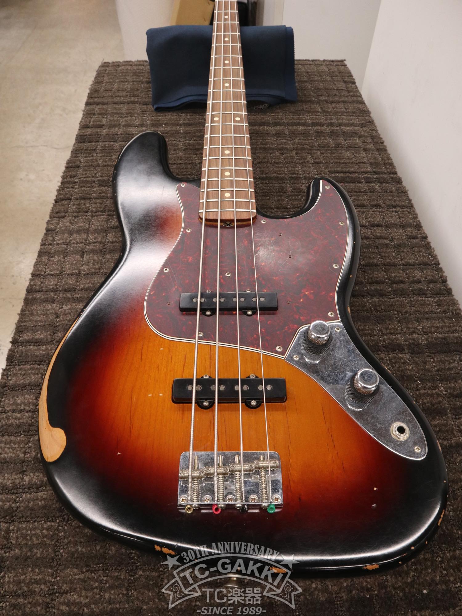 60th Anniversary Road Worn Jazz Bass