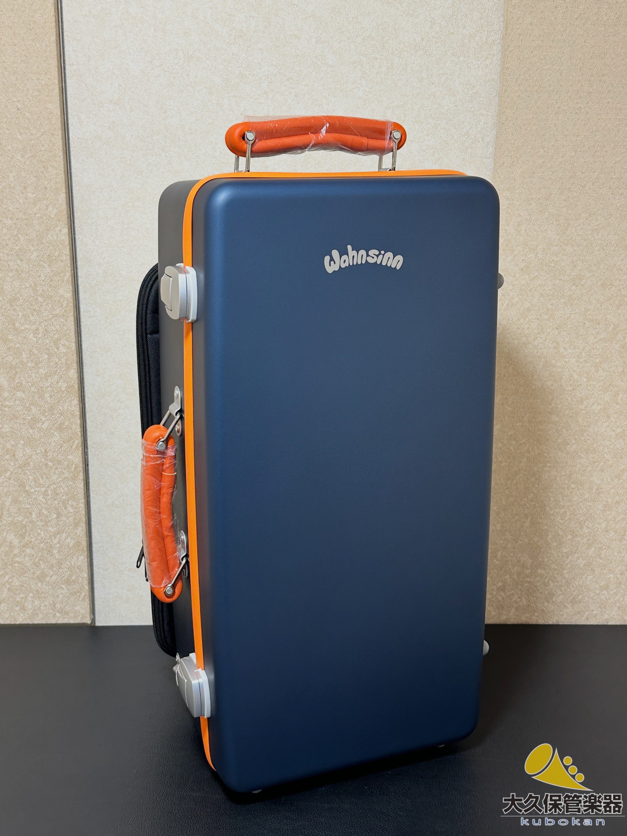 Wahnsinn Case [Trompette triple] Carbone coloré/Bleu mat