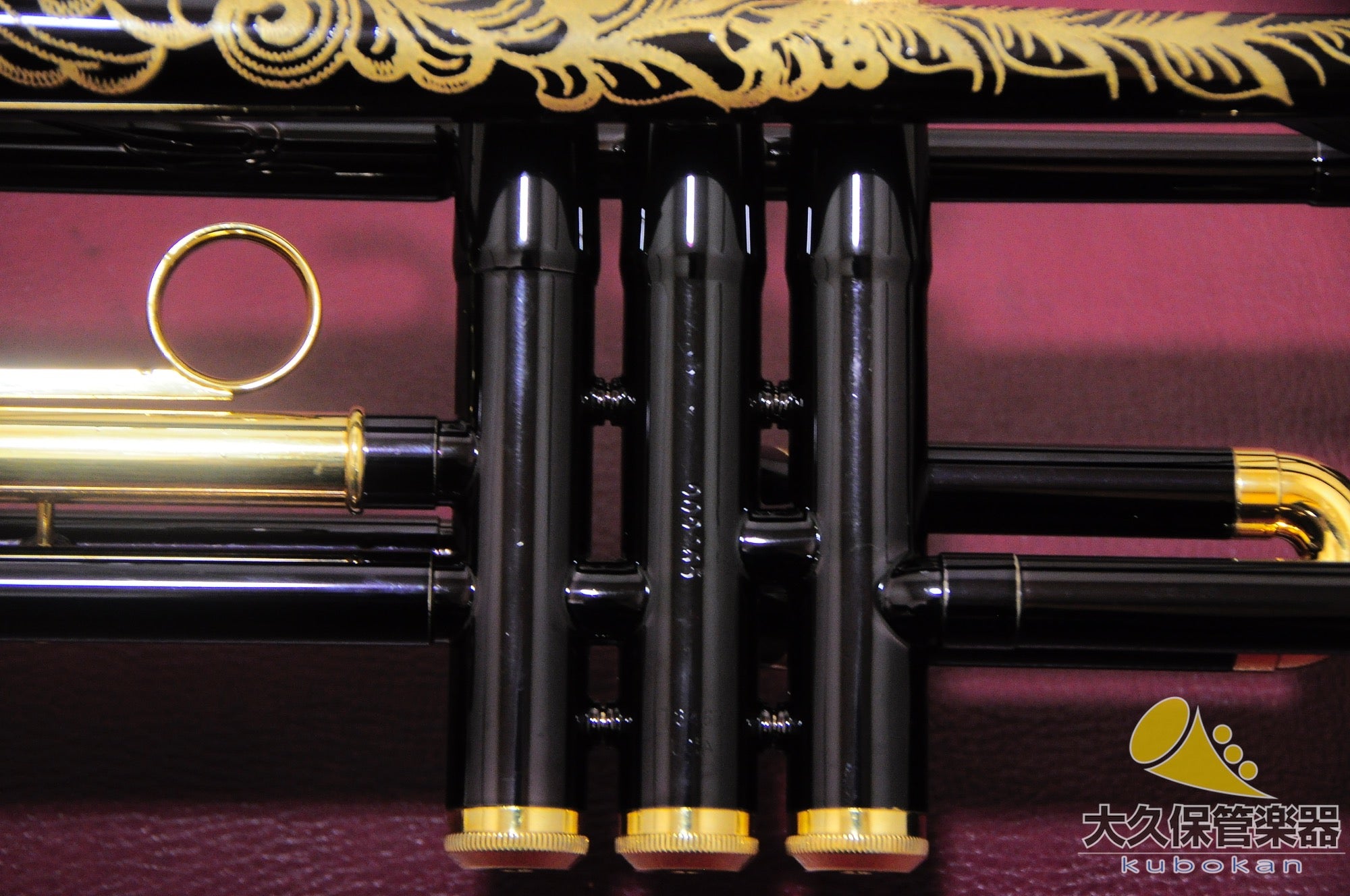 Martin Committee T-3460 Black Lacquer with Engraved Pattern B♭ Trumpet