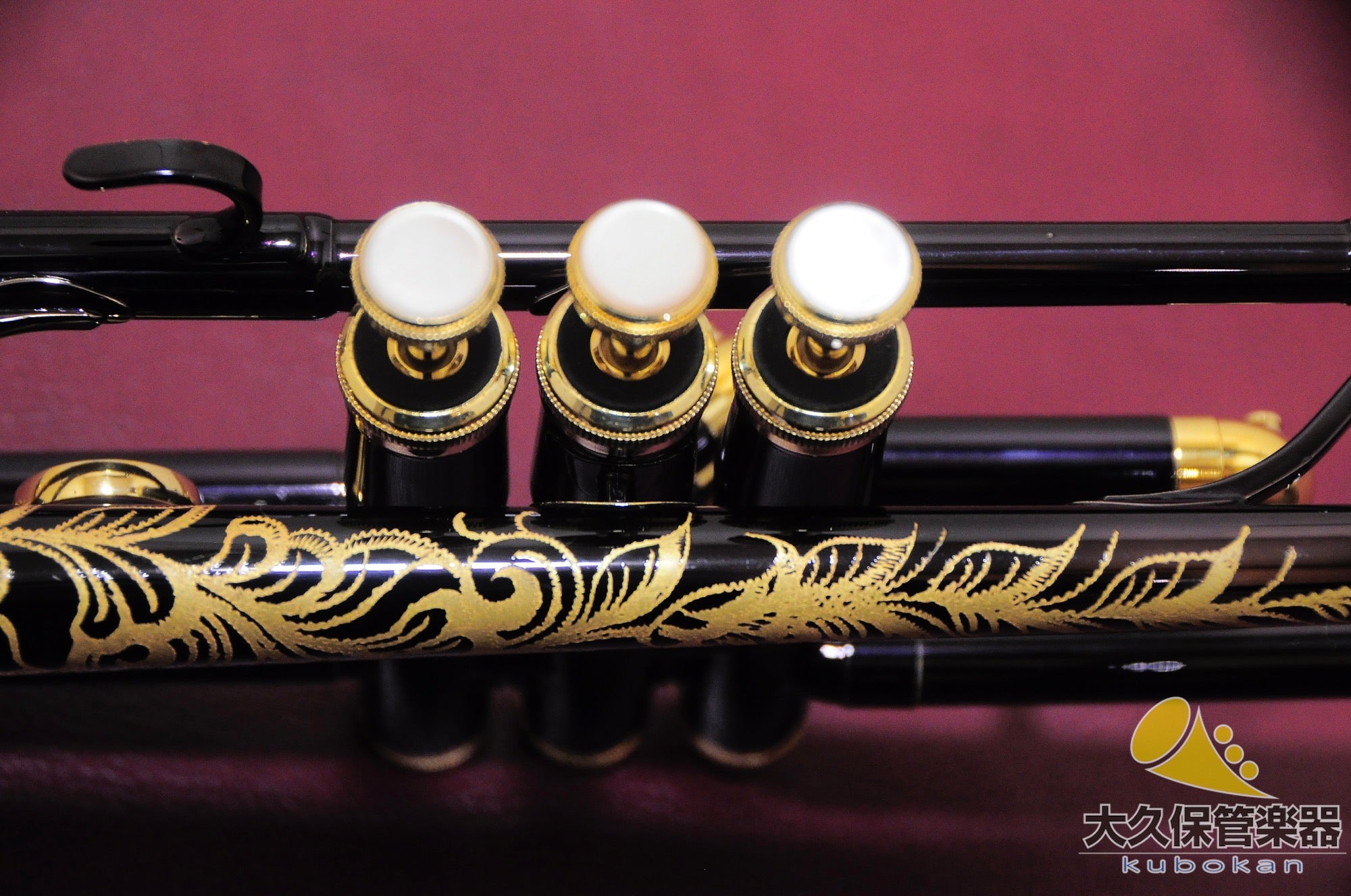 Martin Committee T-3460 Black Lacquer with Engraved Pattern B♭ Trumpet