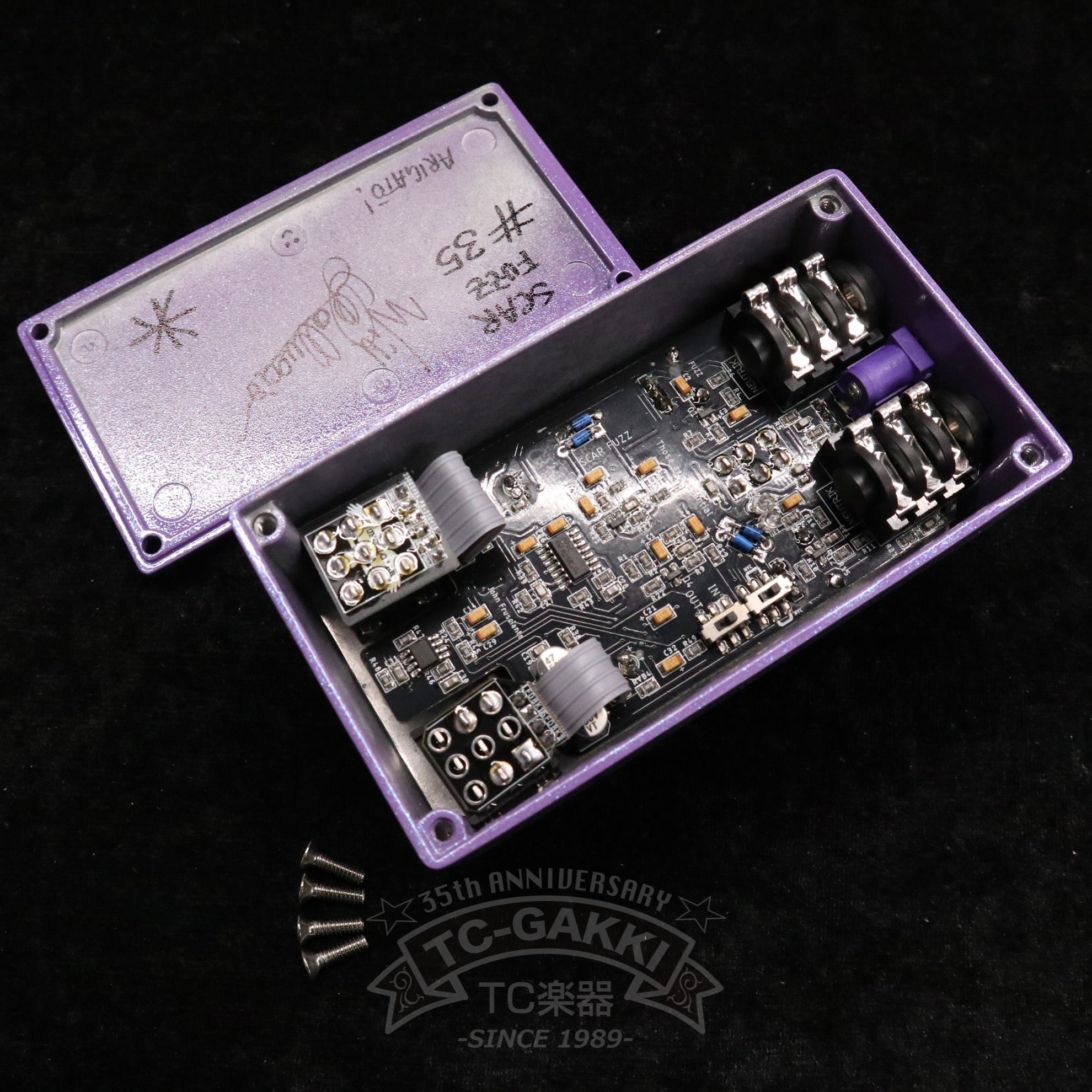 Triunglo Lab CICATRICE FUZZ