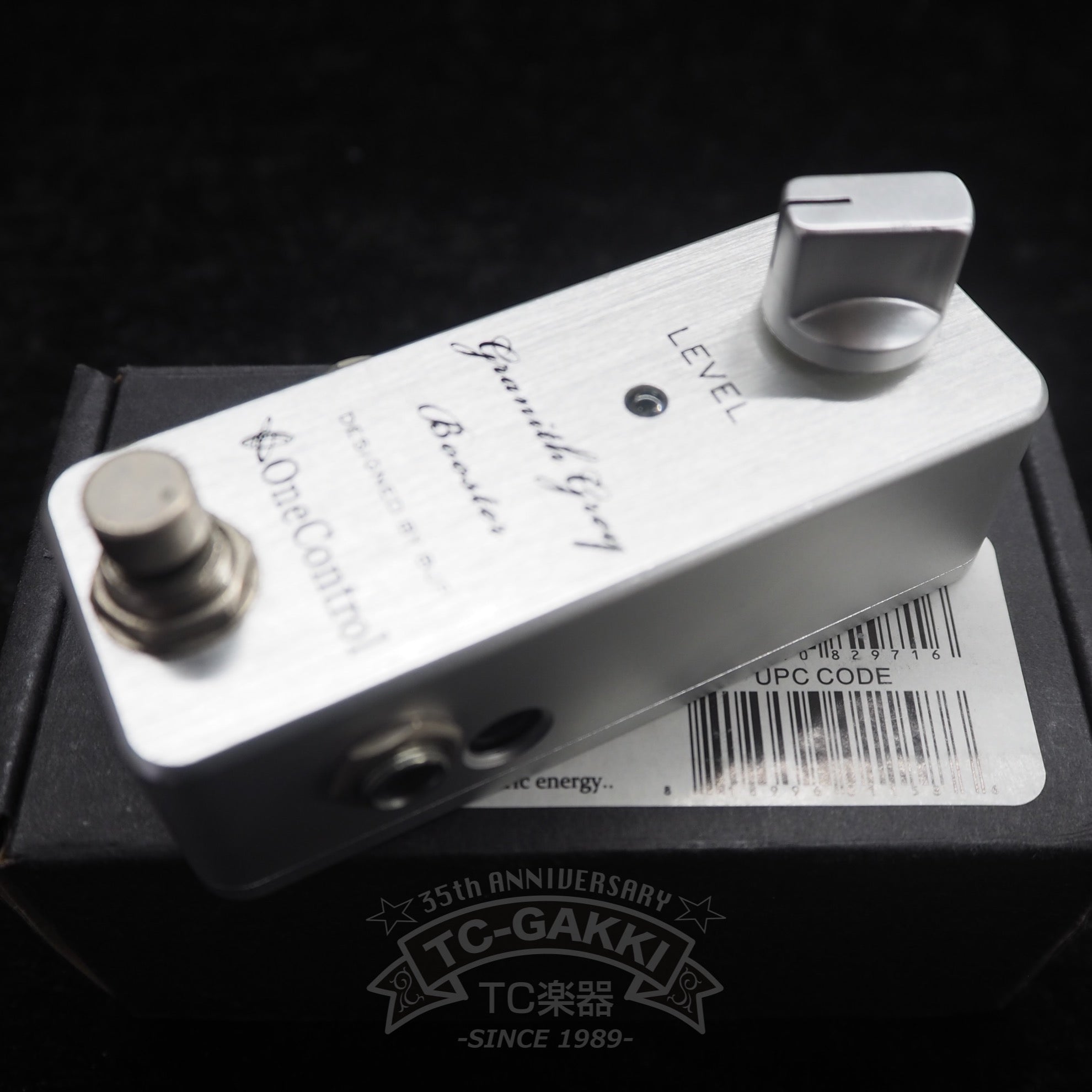 One Control Granith Grey Booster