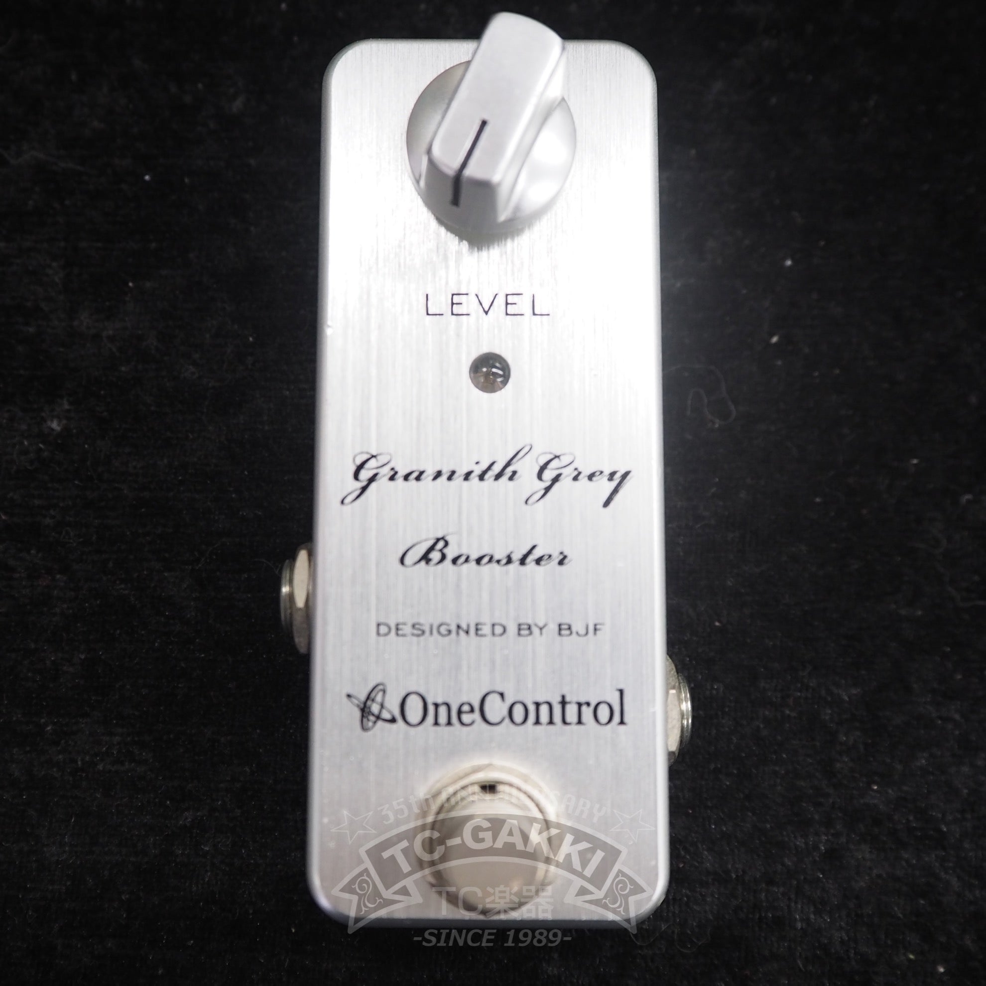 One Control Granith Grey Booster