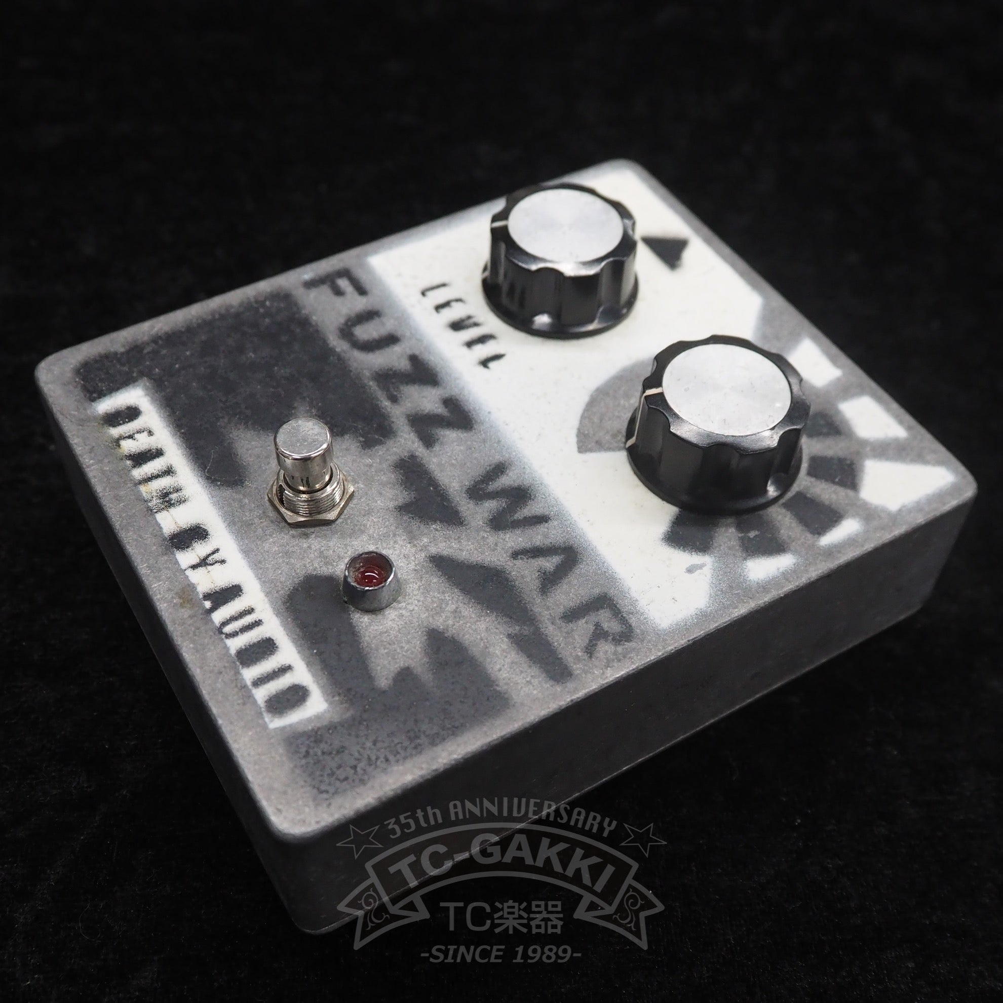 DEATH BY AUDIO FUZZ WAR