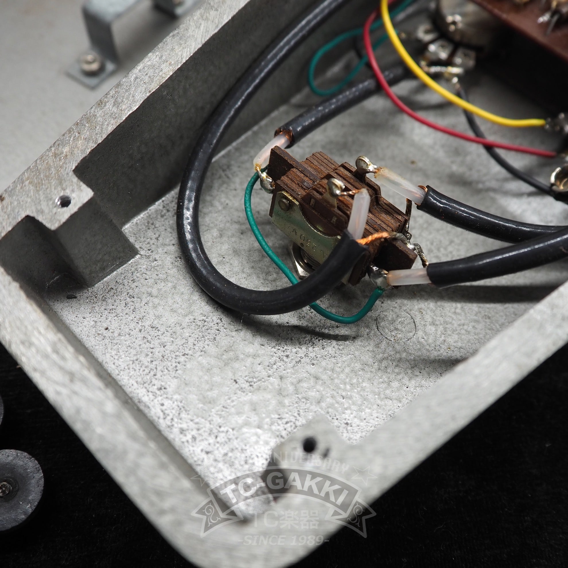 VOX TONE BENDER (V828/GRAY)