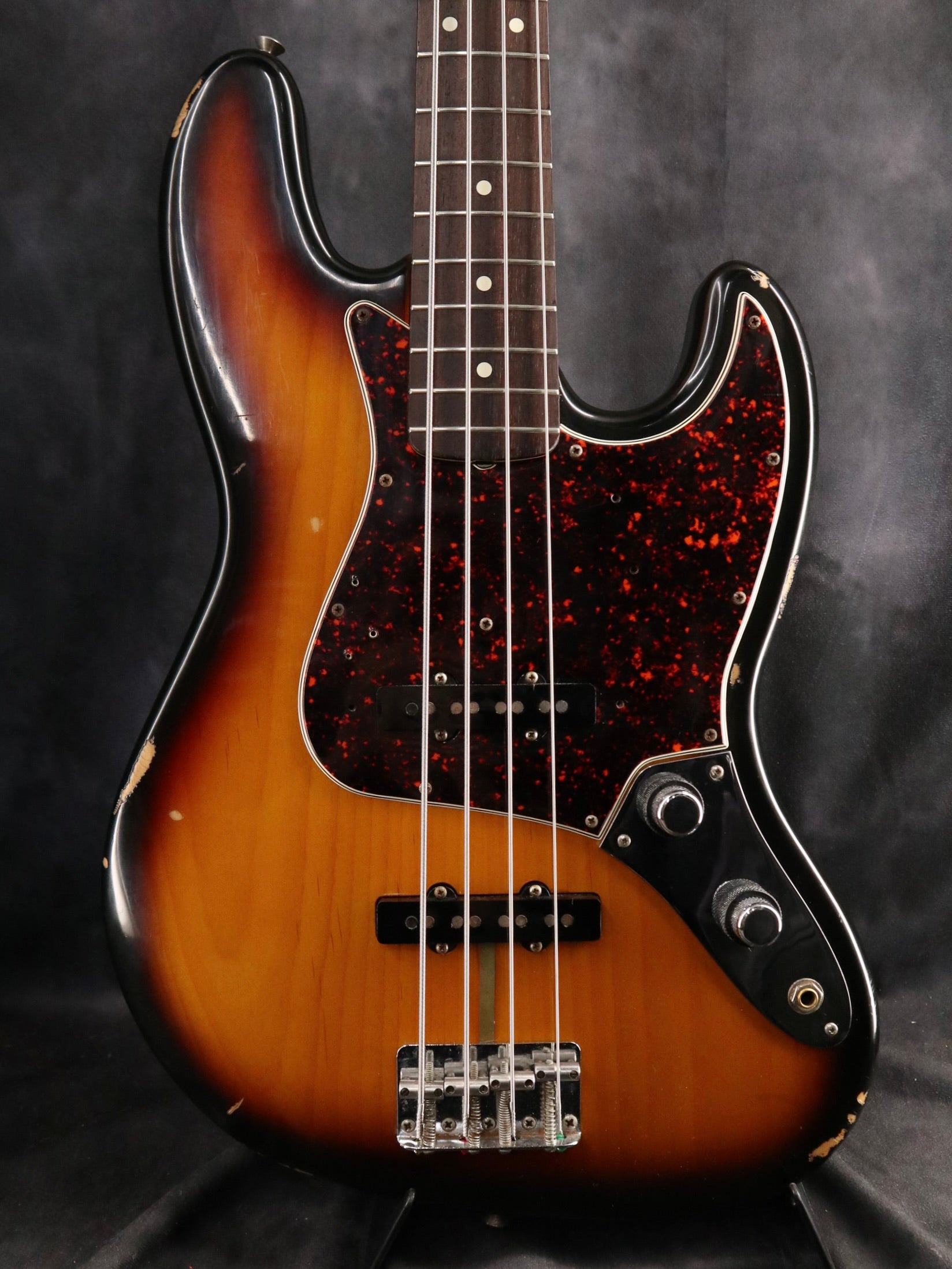 1995 Fender USA American Vintage ‘62 Jazz Bass Stack Knob