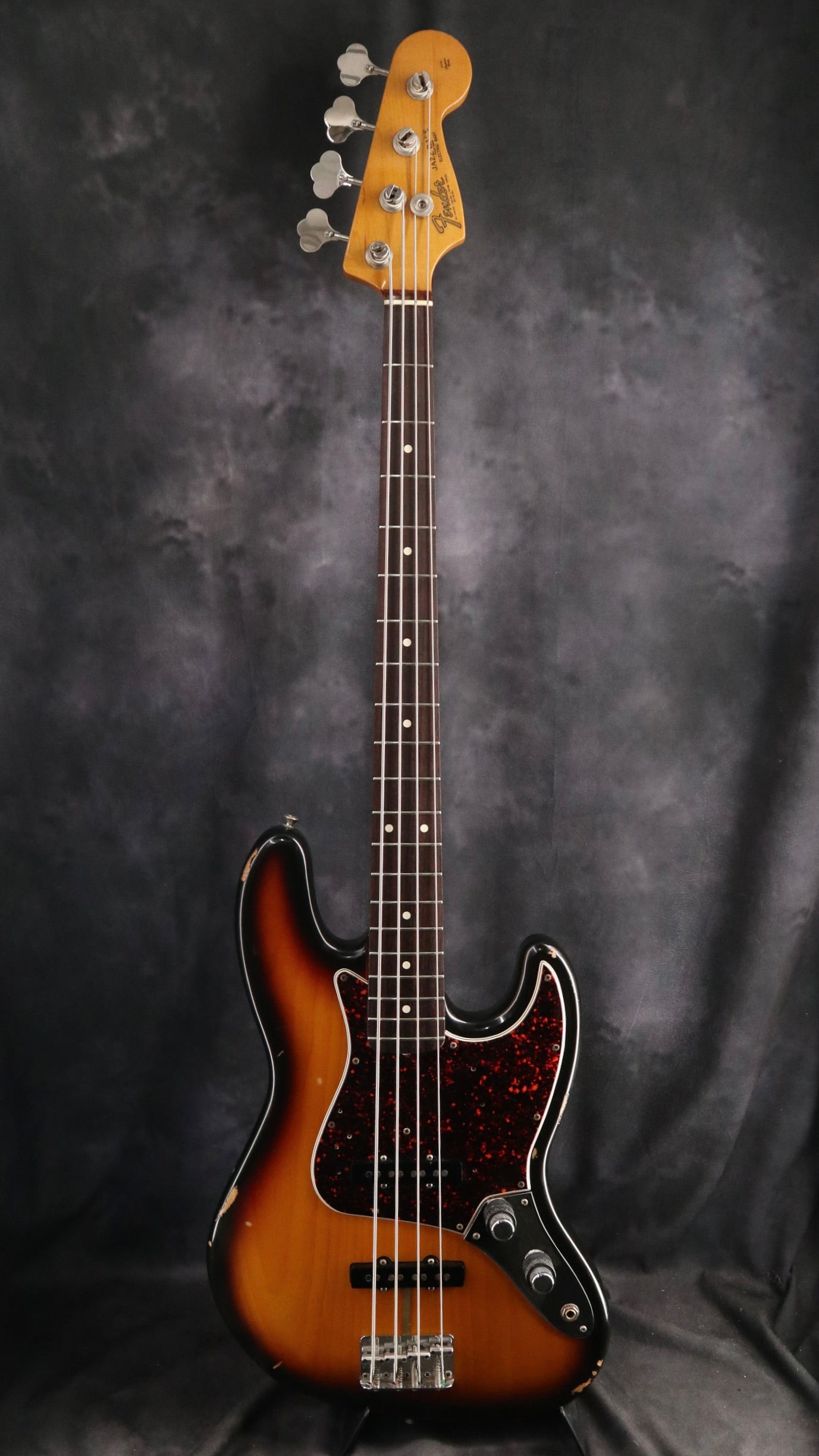 1995 Fender USA American Vintage ‘62 Jazz Bass Stack Knob